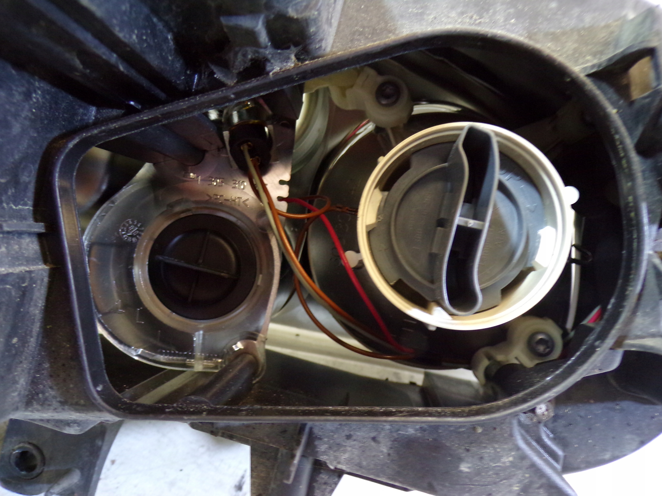 light front front left VOLKSWAGEN TOURAN 1 and (K) (2)