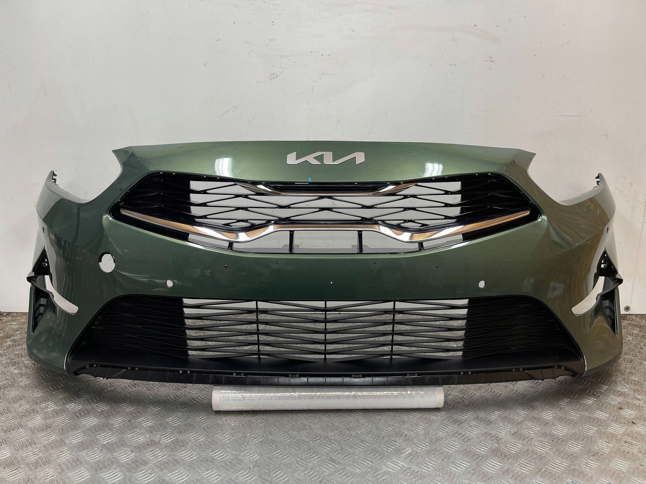 bumper front front KIA CEED III 3 LIFT 21- 4 X PDC