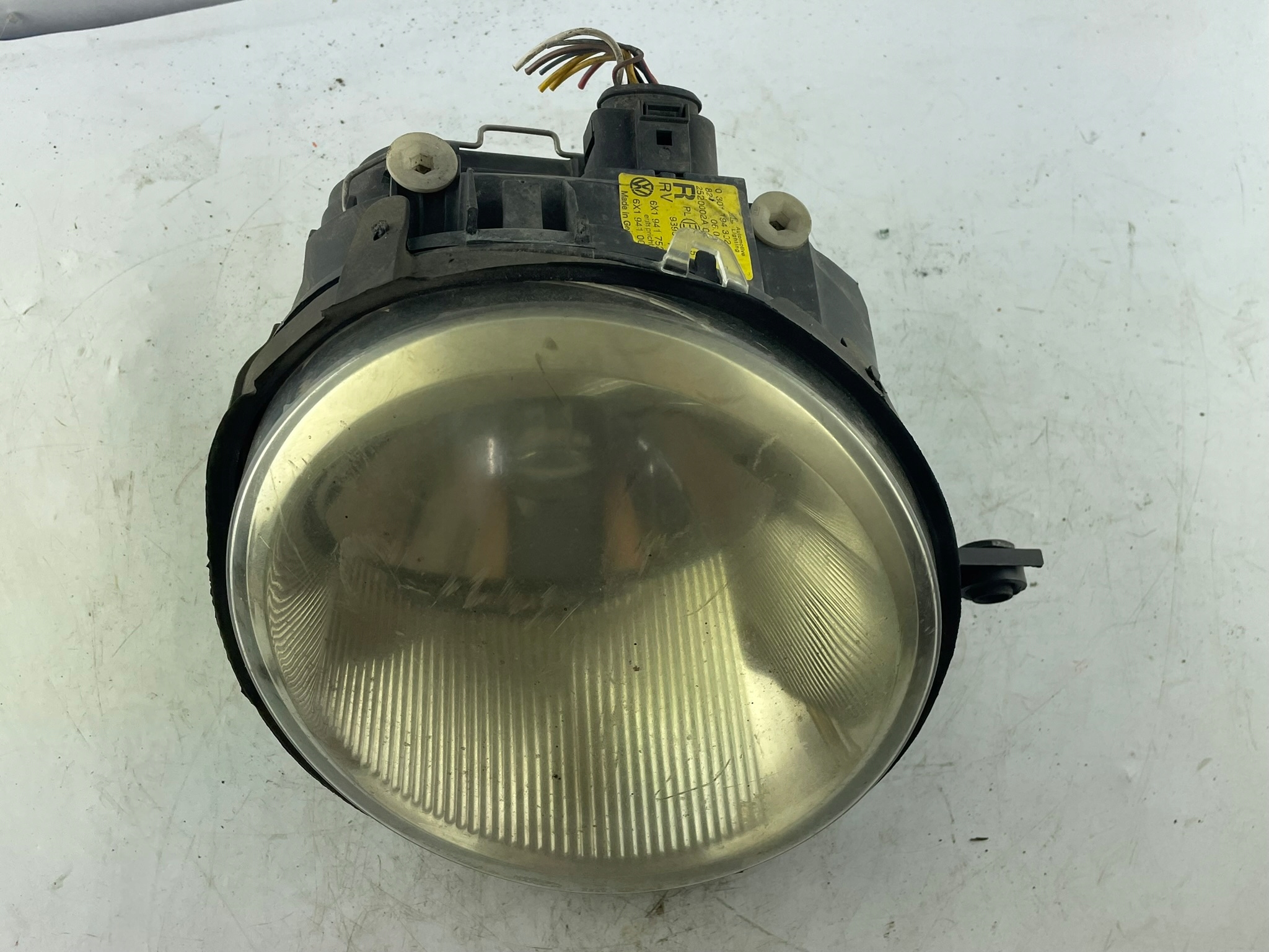 Reflektor right 0301194302 2520002A VW Lupo 6X1 europejski