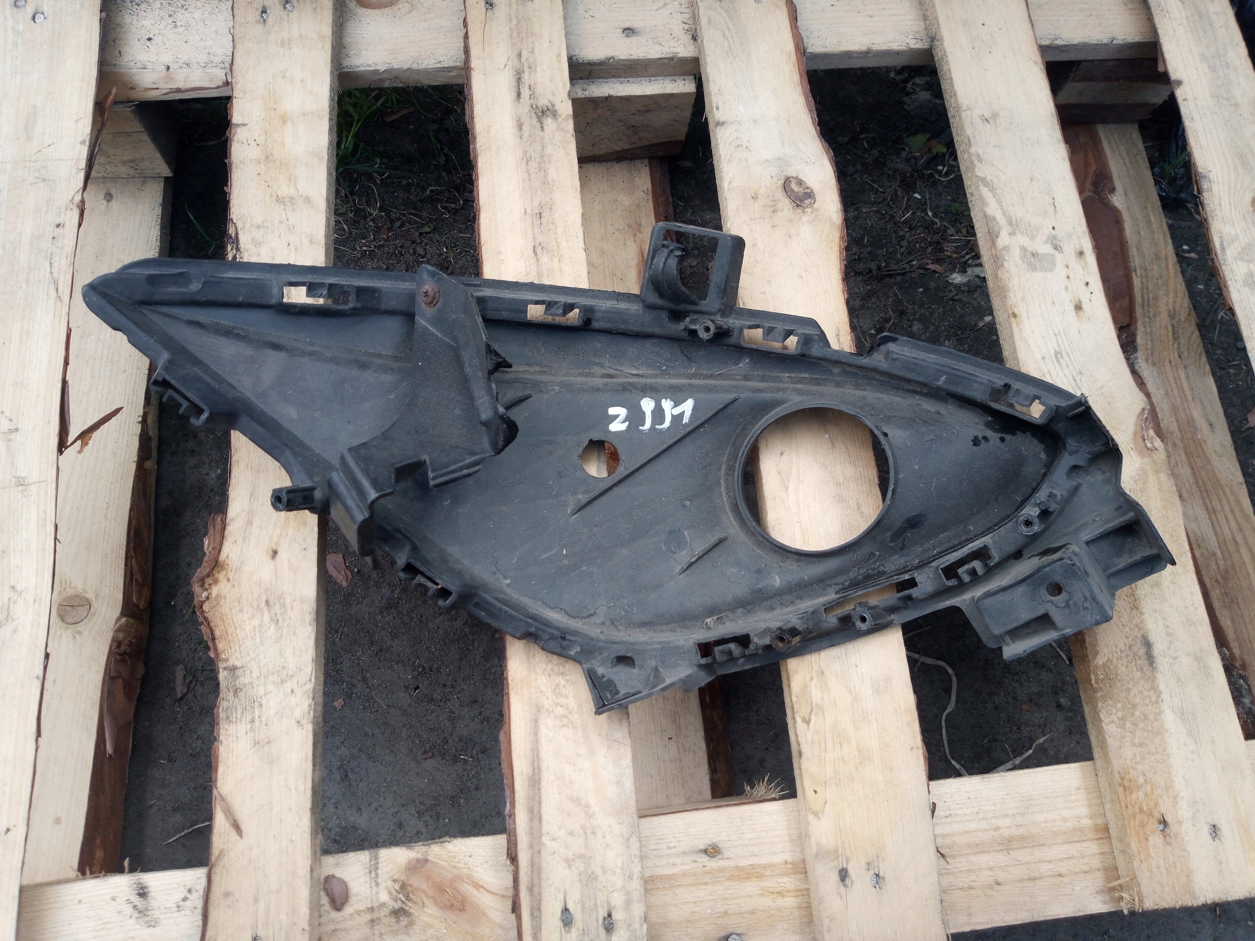 Решетка бампера левая MAZDA 5 II C513-50C2