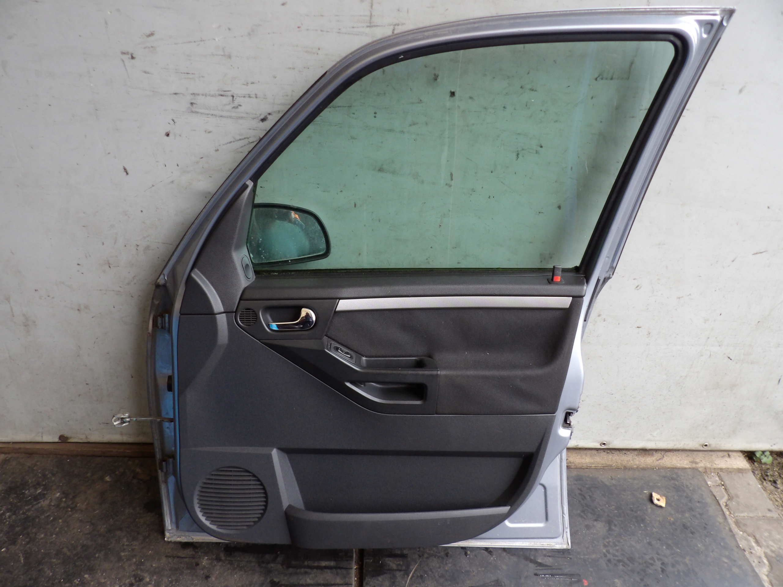 Opel Meriva and door front right HB 5D lak. Z163