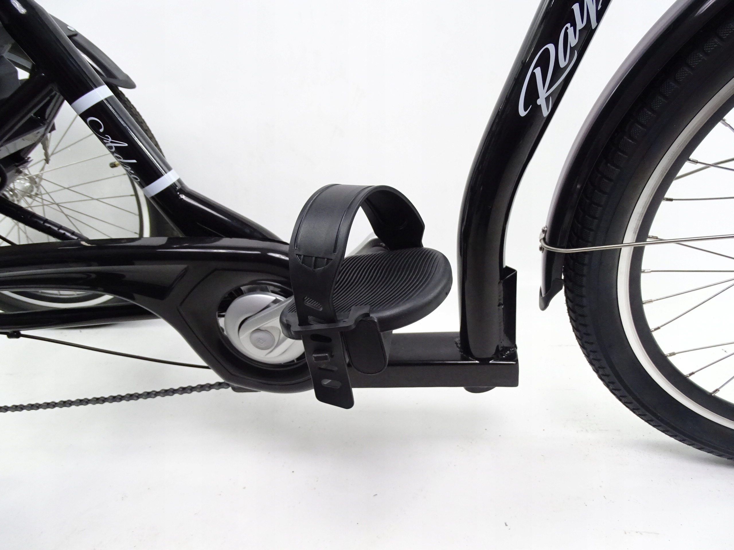 Rower trójkołowy Rayon ADRO rama 18 cali koło 24 " czarny elektryczny Kod producenta E - ADRO