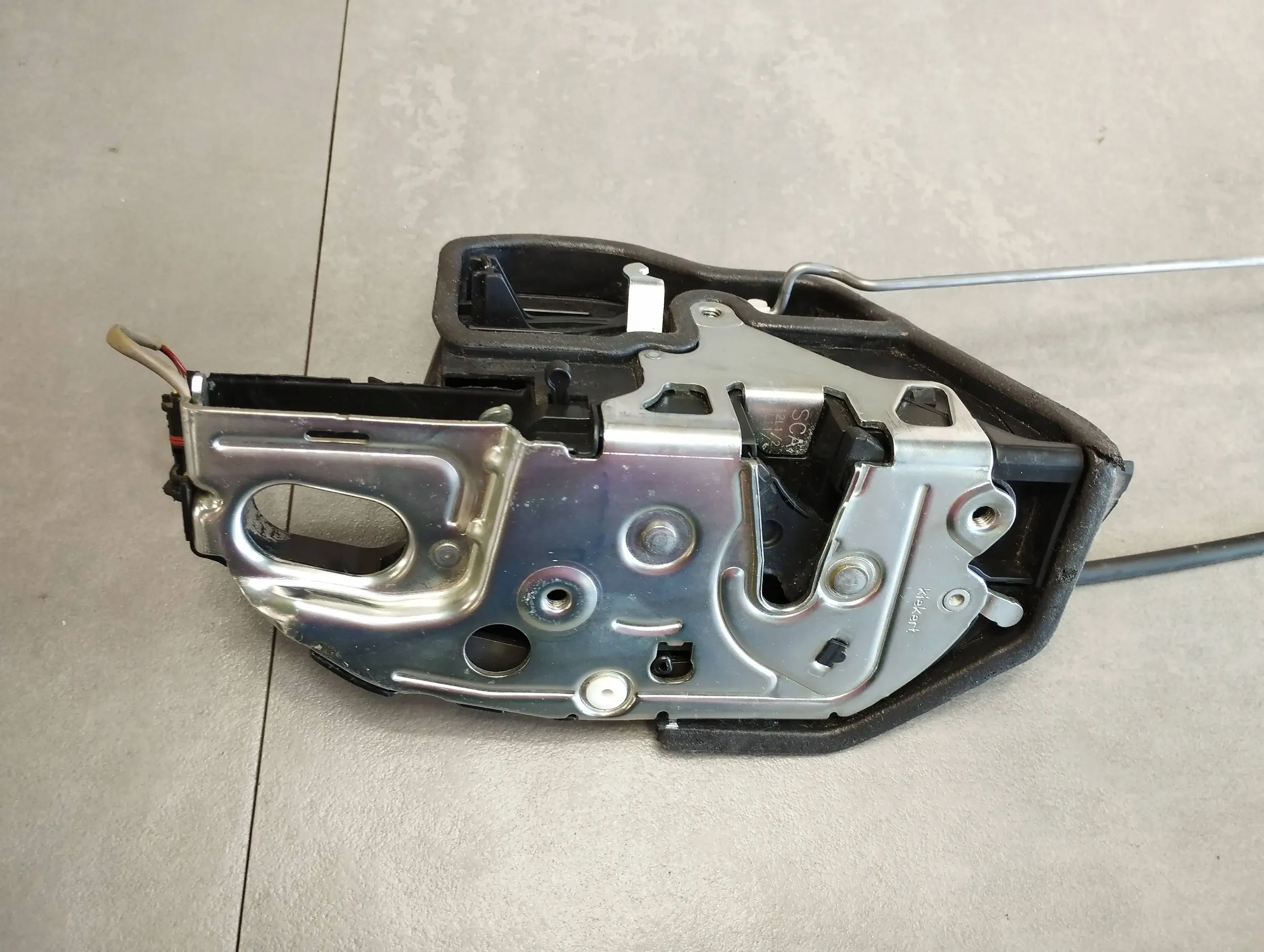 BMW X6 E71 lock right rear part 7167588