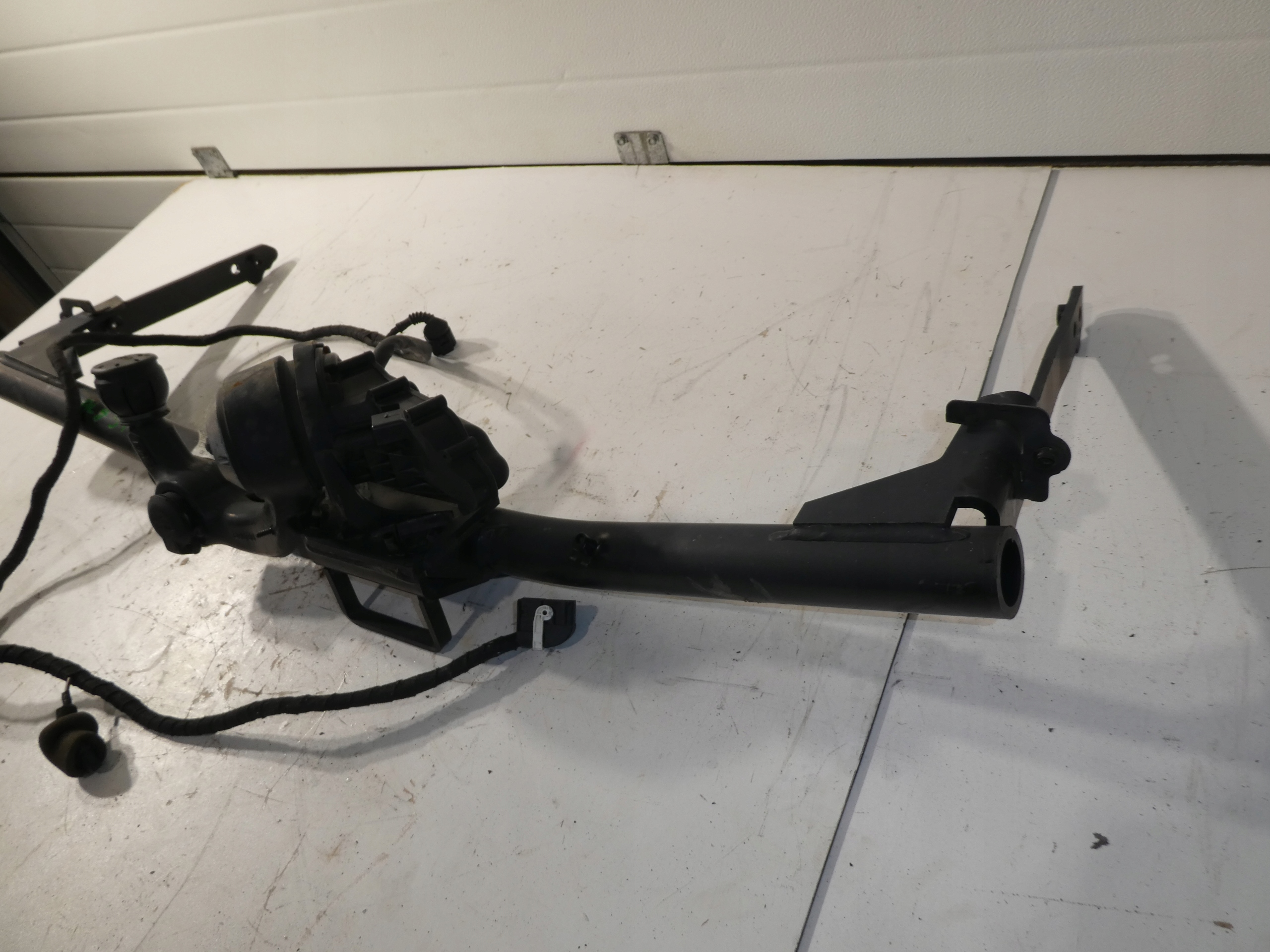 tow AUDI A3 8V 8V5800495A