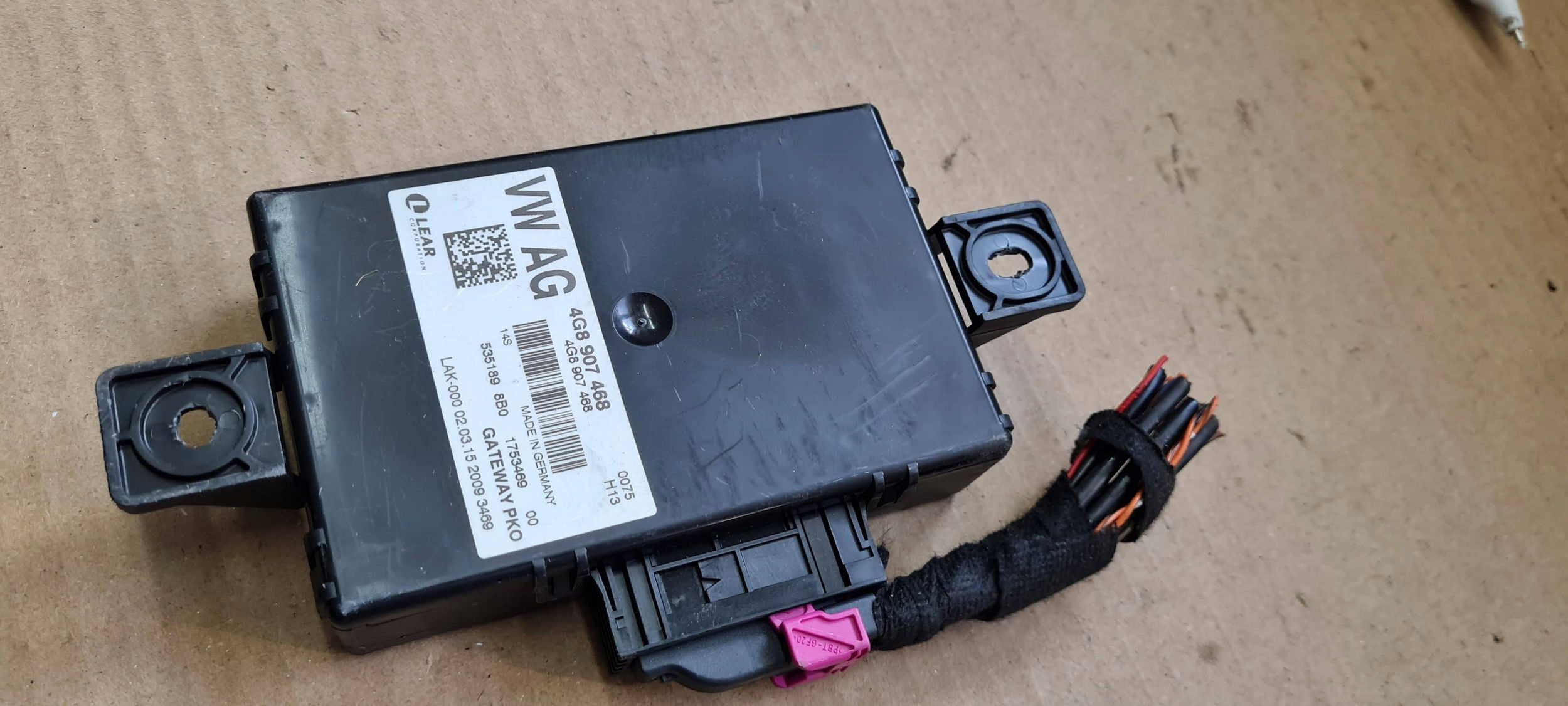 S6 C7 4G A6 LIFT module control unit GATEWAY connecting spoiler 4G8907468 A7 4G S7