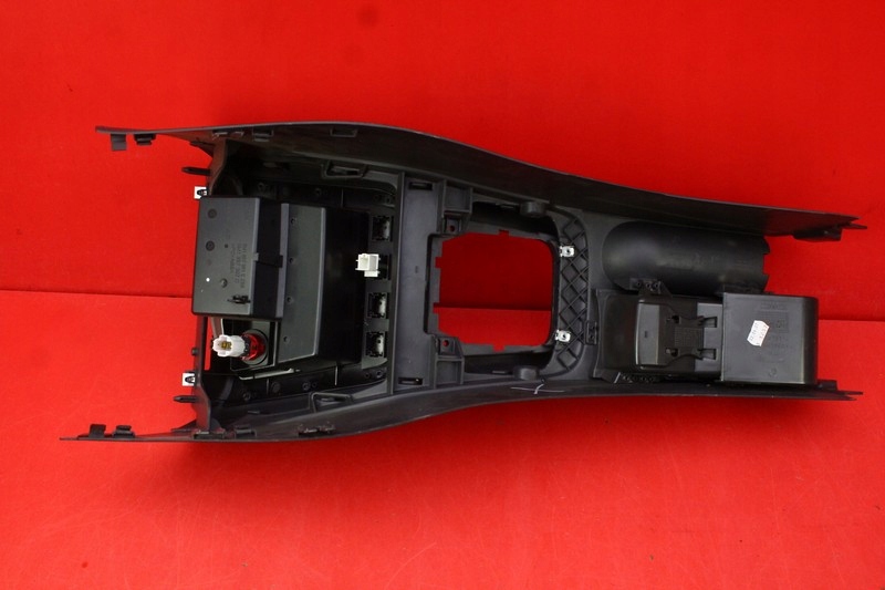 TUNEL central EU 5M1863243B VW GOLF 5 V plus 03-09