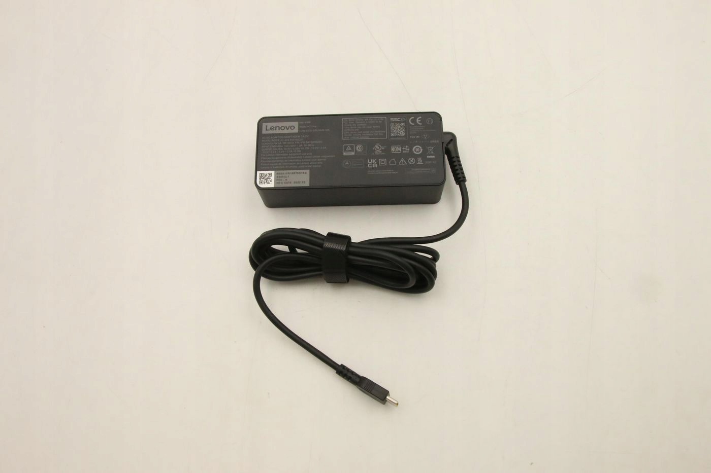 Lenovo 65W napájecí adaptér pro notebook
