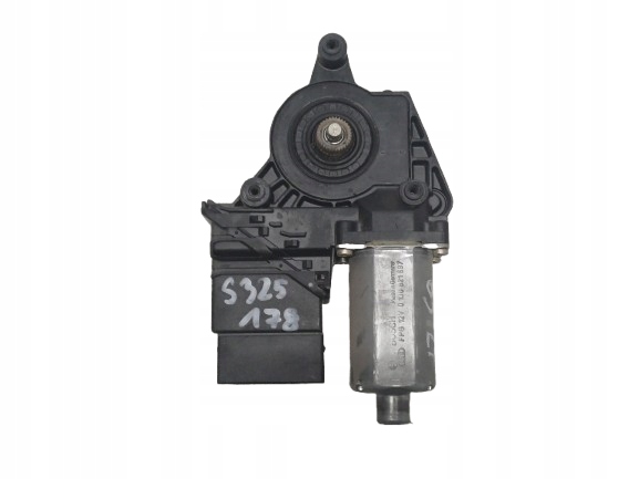 VW PASSAT B5 96- SILNICZEK PODNSZENIA SZYBY LEWY TYŁ 3B9839751M