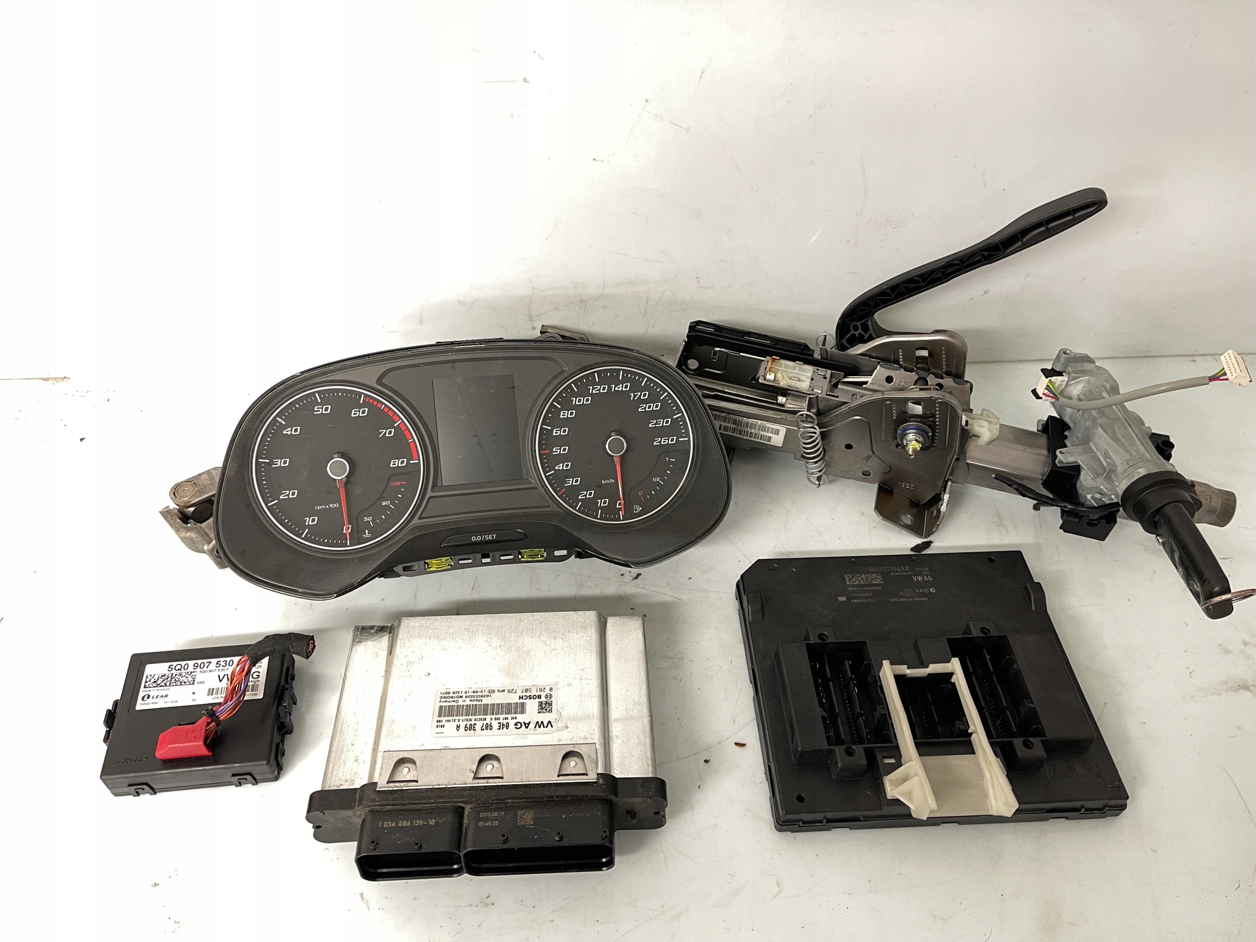 SEAT LEON III 1.4 TSI CXS 90KW running board STARTOWY computer 04E907309A