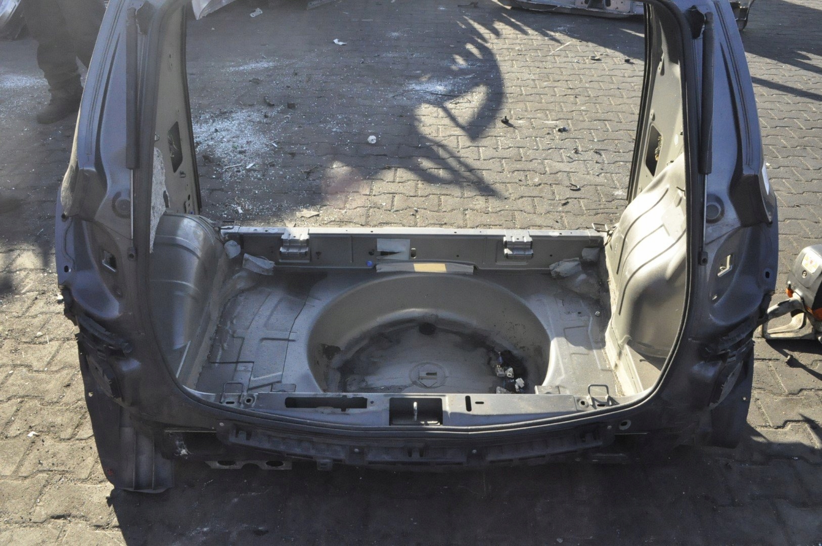 opel MERIVA II b ремень задний кузов