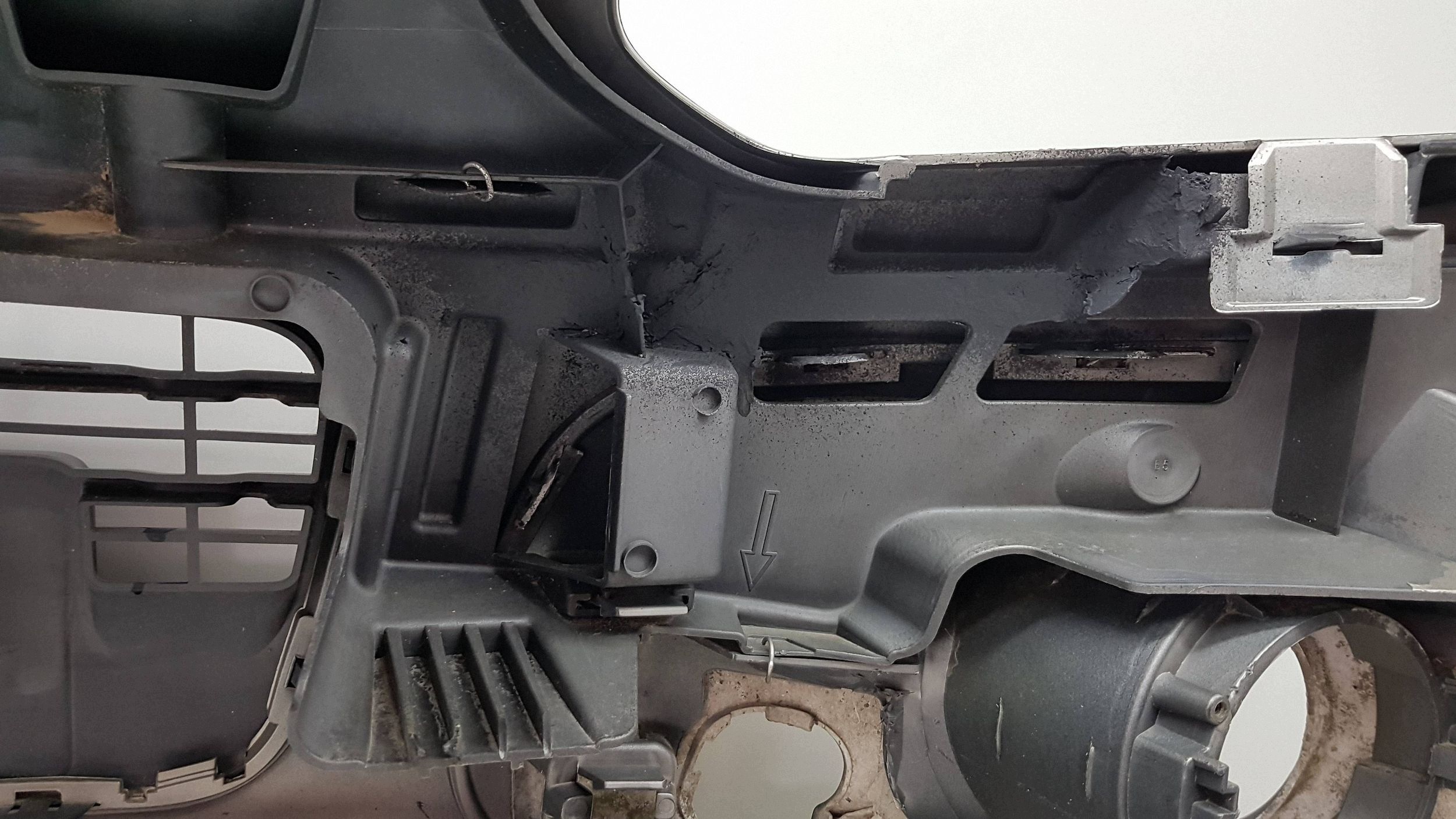 CITROEN C3 PICASSO 2008 bumper front 9681800777