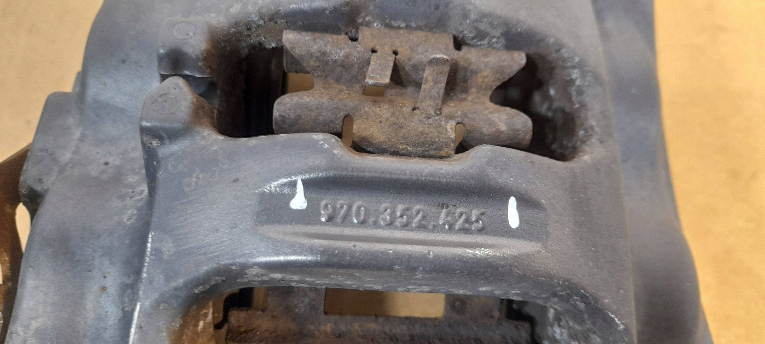 Porsche Panamera 970 caliper brake rear left 970352425 (B926)