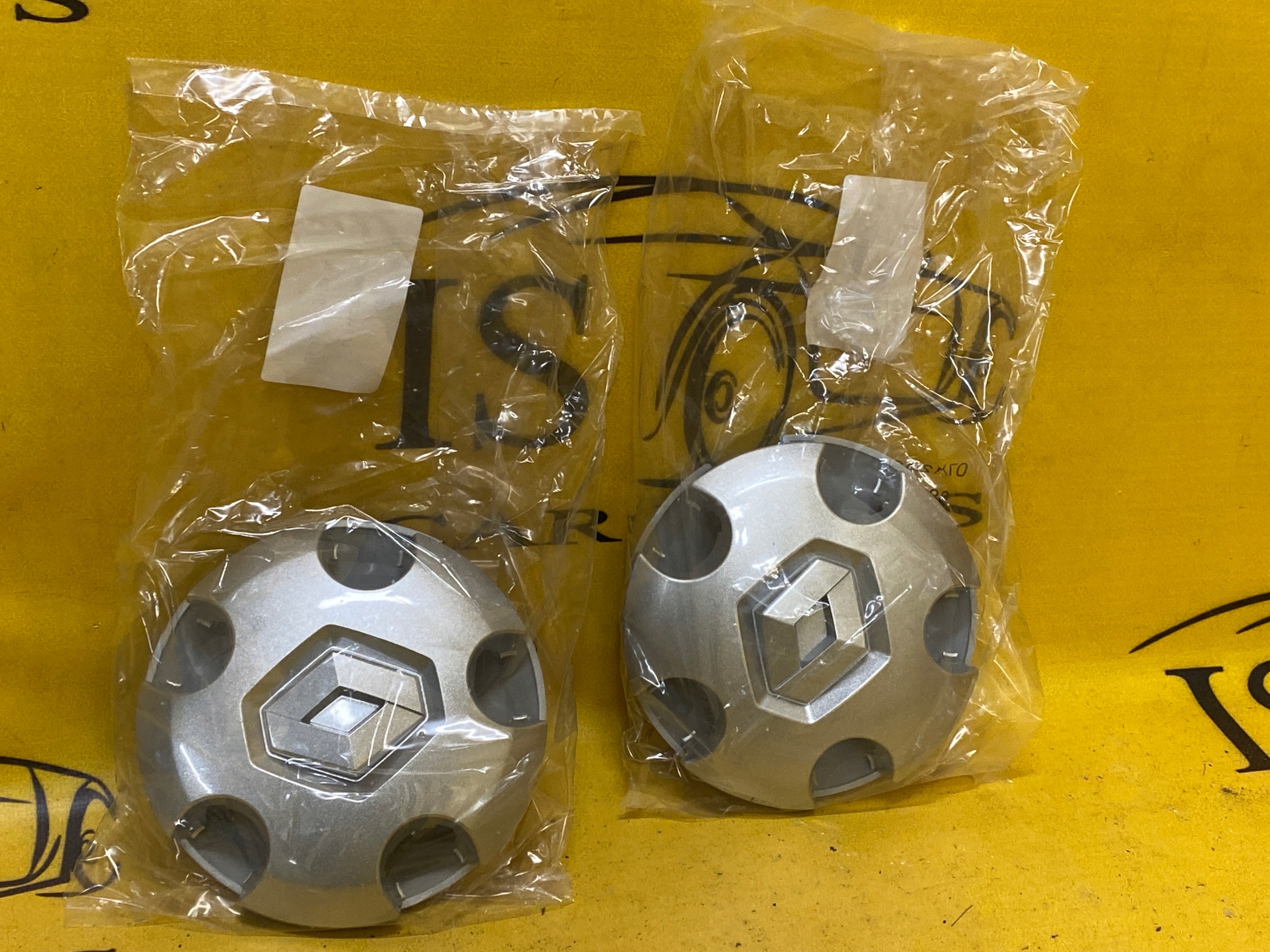 КОЛПАКИ КОЛЕСНЫХ ДИСКОВ RENAULT TRAFIC III