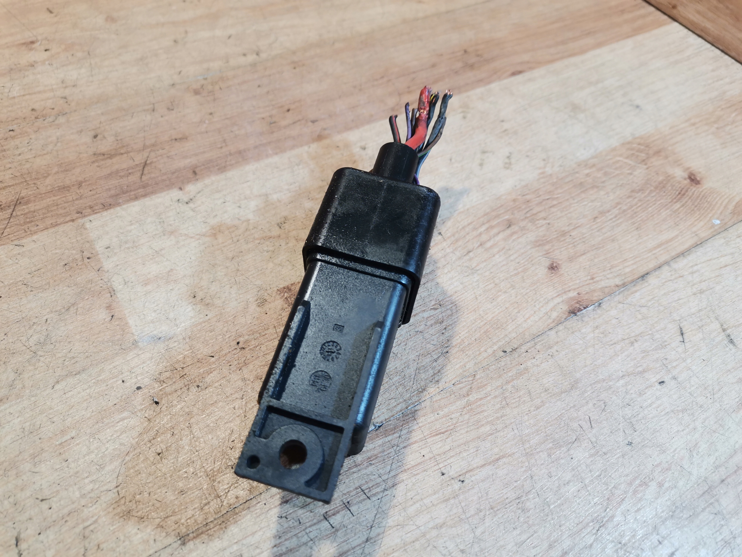relay plugs VW SEAT SKODA AUDI 038907281D