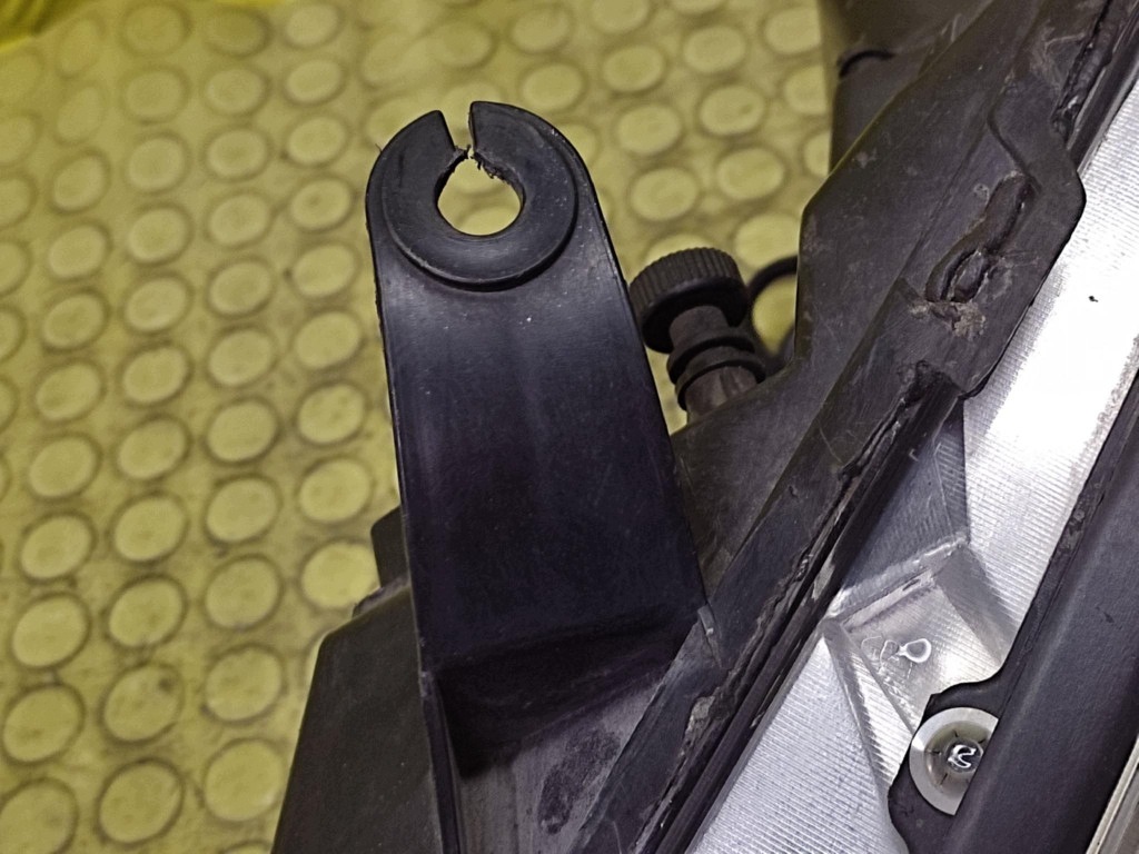 FORD FOCUS MK1 REFLEKTOR light left front XENON