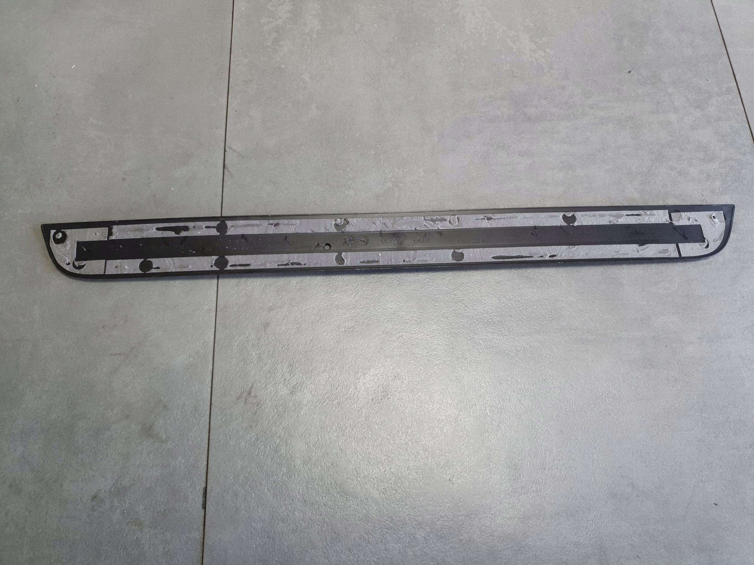Audi A3 8Y cap threshold door przednich of left 8V4853491M