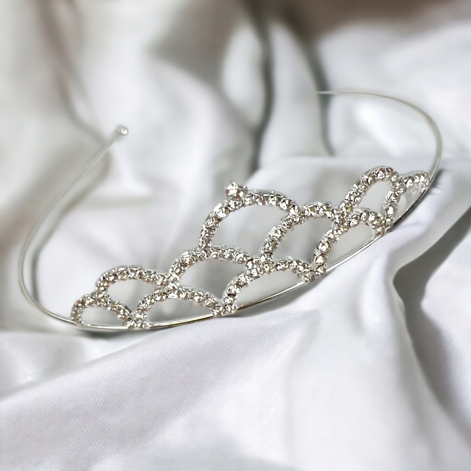 KORONA DIADEM OPASKA DIAMENCIKI KSIĘŻNICZKA Kolor srebrny