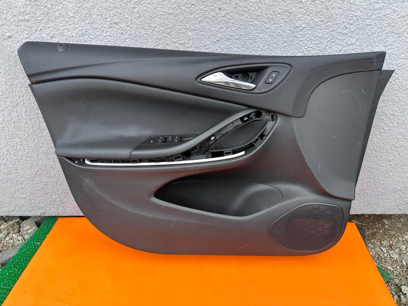 OPEL ASTRA K V TAPICERKA BOCZEK DRZWI LEWY PRZÓD SKÓRA ORG.