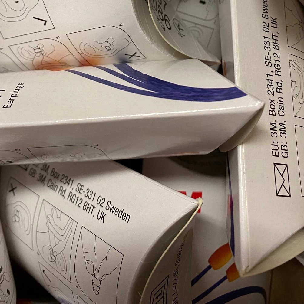 ZATYCZKI DO USZU NA SZNURKU 3M WIELORAZOWE 5 par Marka 3M