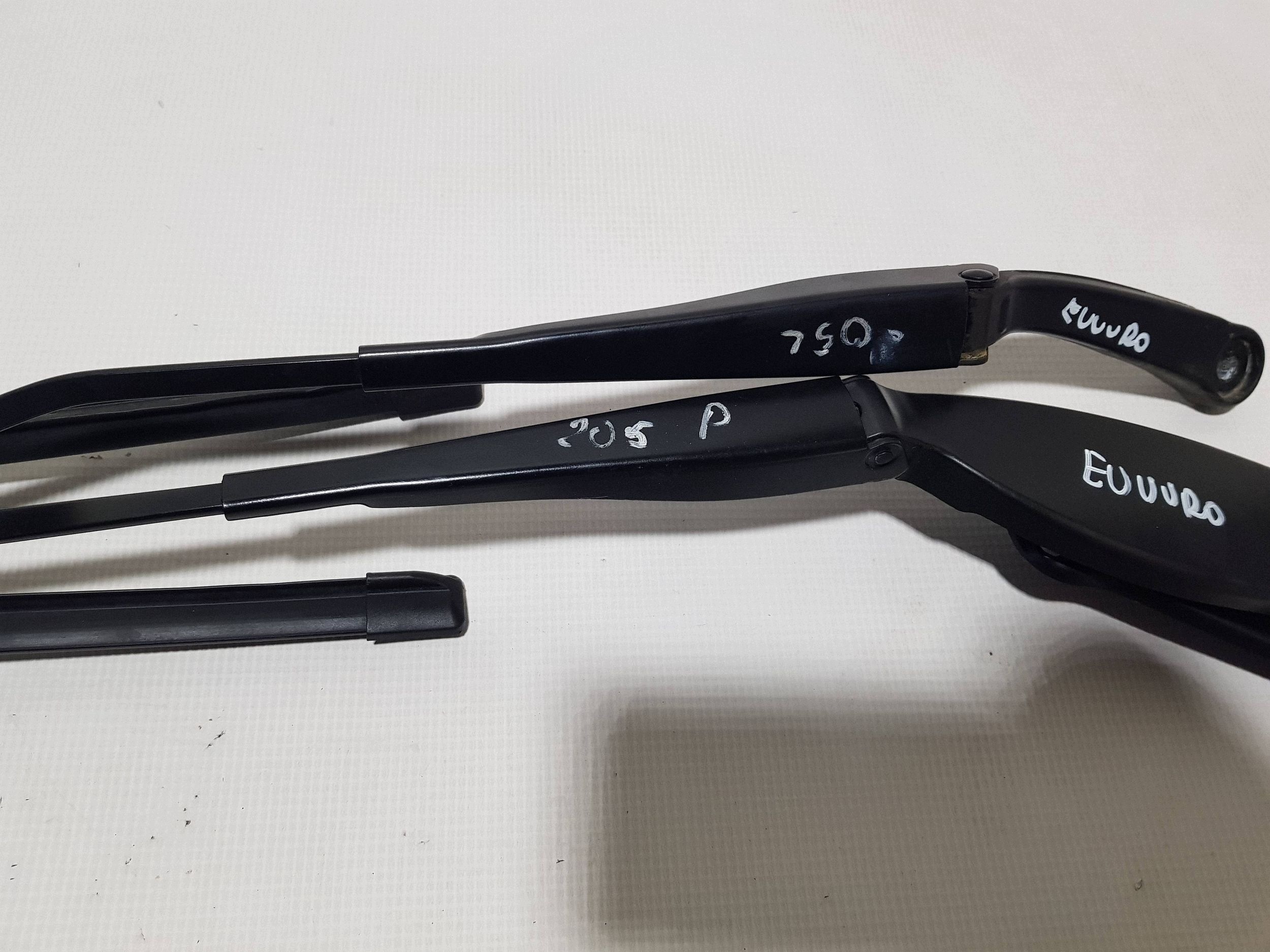 MERCEDES W205 wiper arm KOMPLET A2058203501 A2058208301