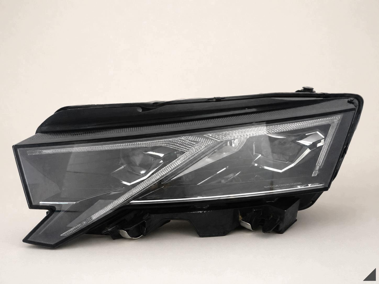 SKODA OCTAVIA IV 4 5E4 LIFT 24- light CRYSTAL FULL LED left front EU LADNA
