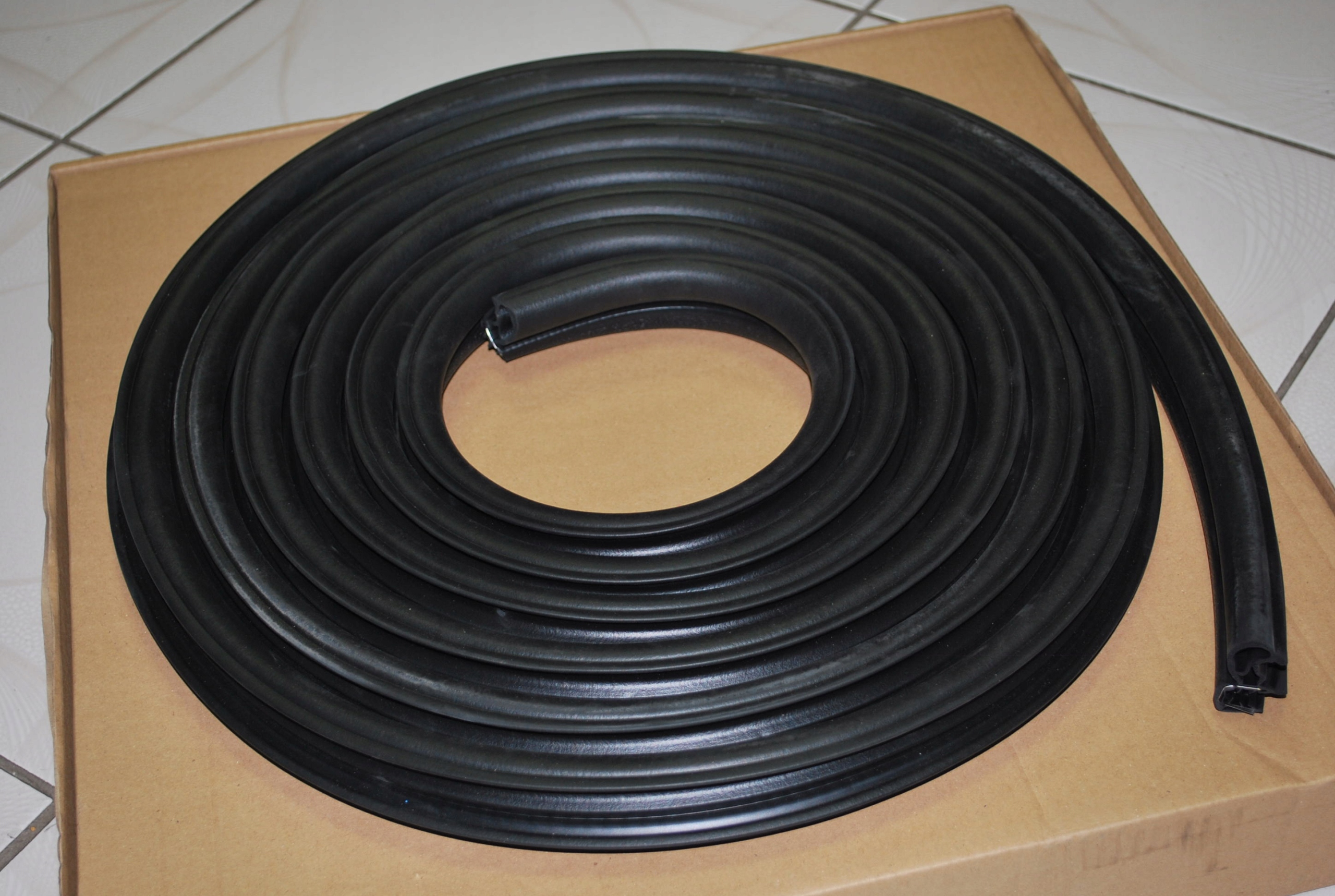 USZCZELKA DRZWI MOVANO MASTER 98 2010 DRZWI PRZOD Car type Cargo vans