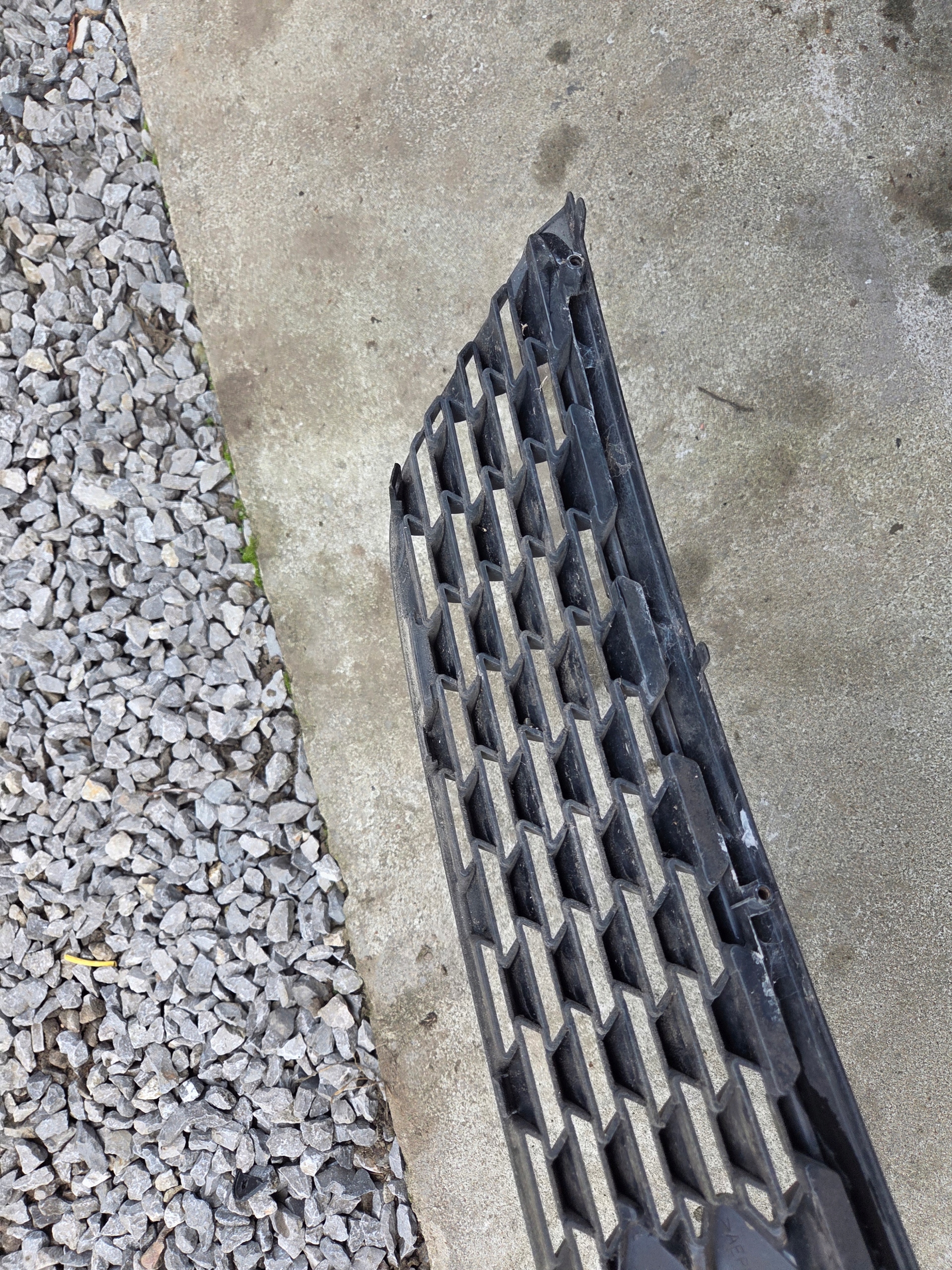 Grille SUZUKI SWIFT MK7 71741-68L0