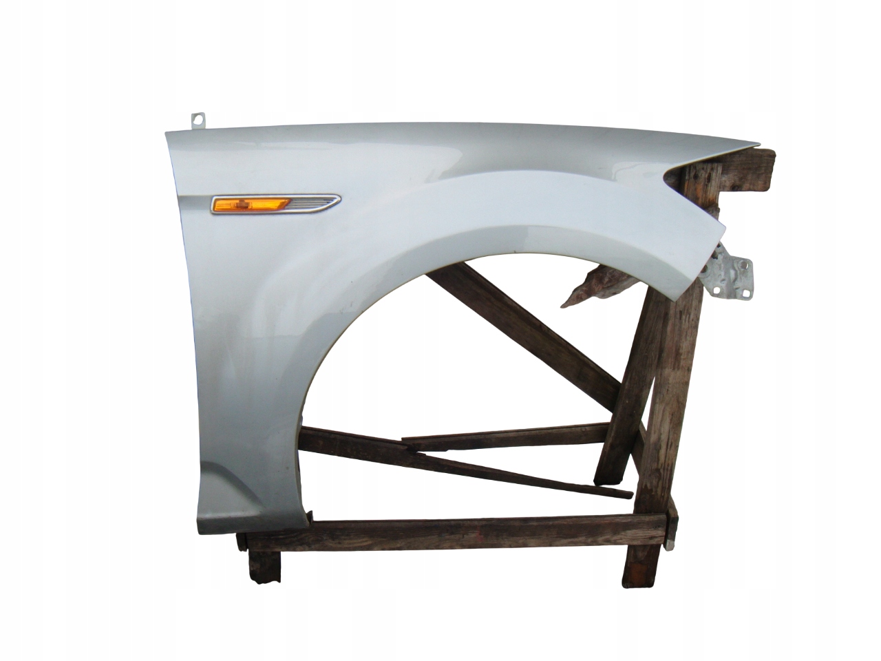 FORD MONDEO MK4 KOMBI 07- BŁOTNIK PRAWY PRZÓD