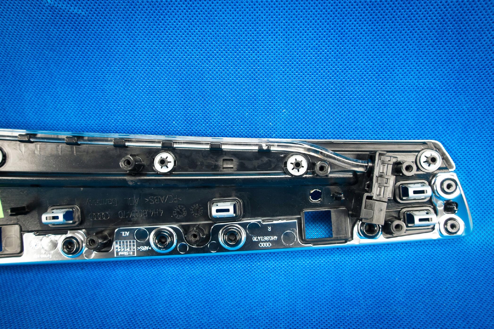 lišta dekoracyjna dveře Audi A8 4H 4H4867470E