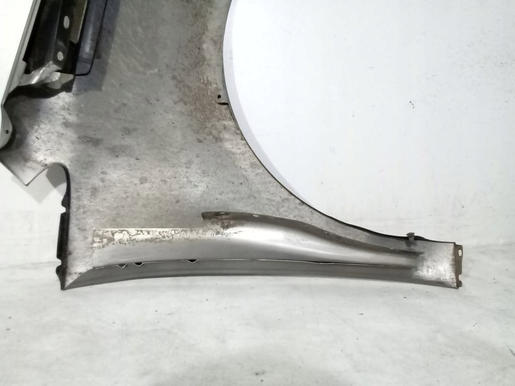 VW Touran and lift fender left