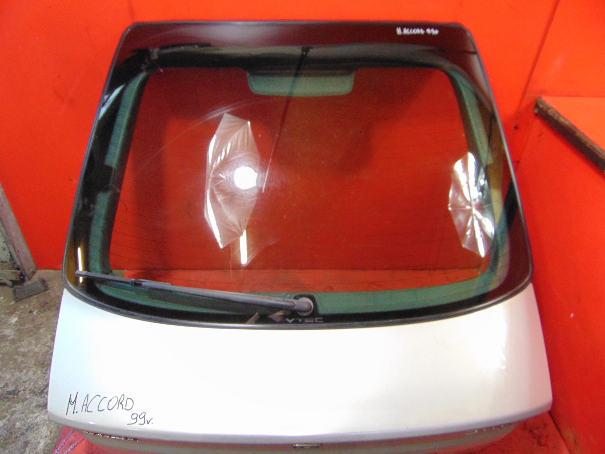 HONDA ACCORD 6 VI HB 5d trunk door boot window NH614M