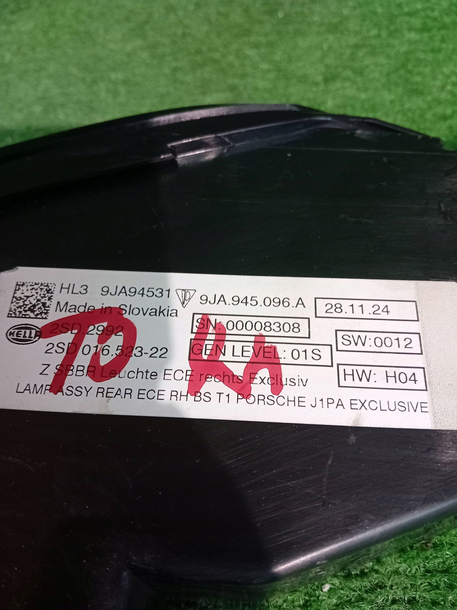 light rear part rear right PORSCHE TAYCAN 9JA945096A NR.81
