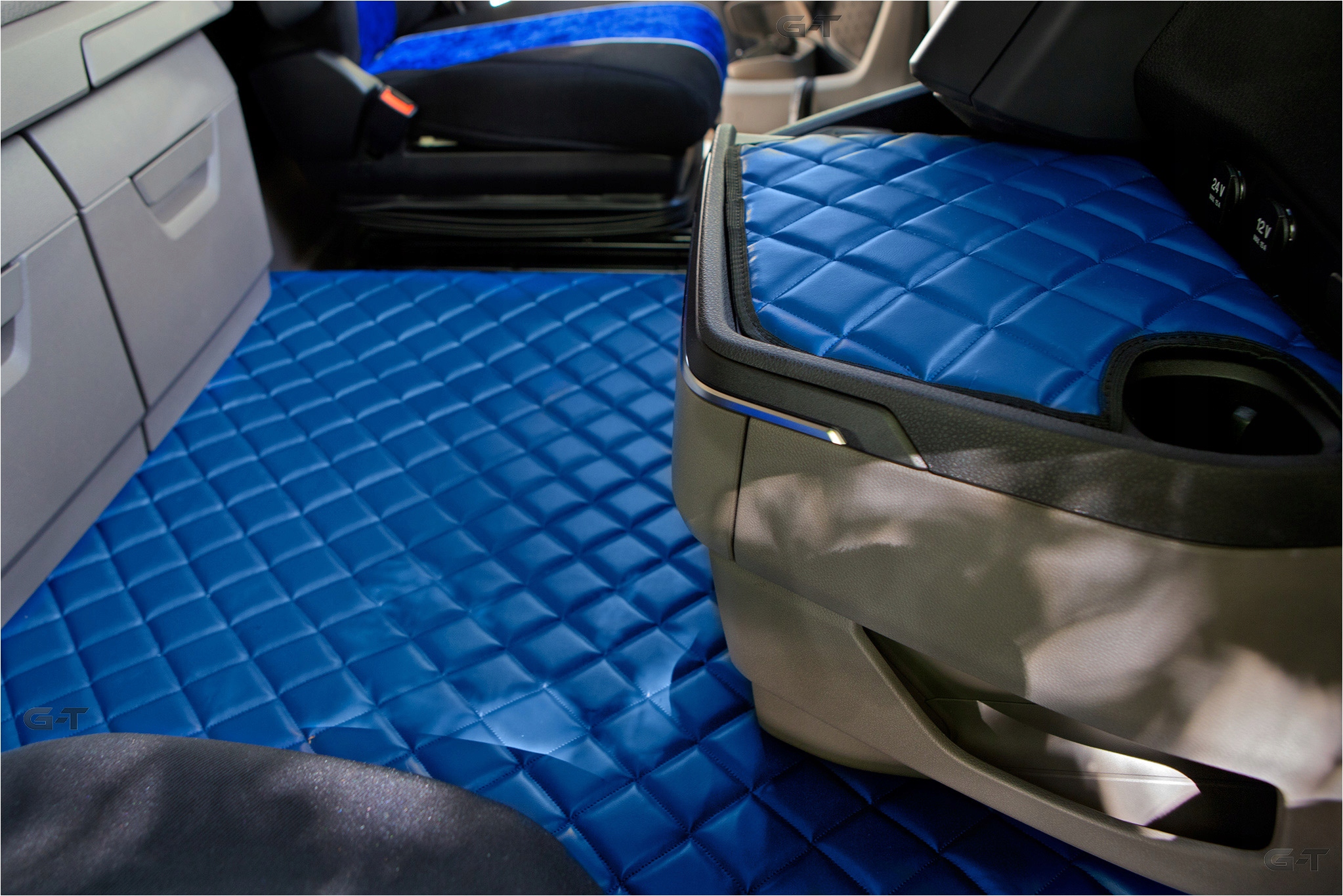 Стеганые ковры SCANIA R после 2017 года ФОТ. мягкие