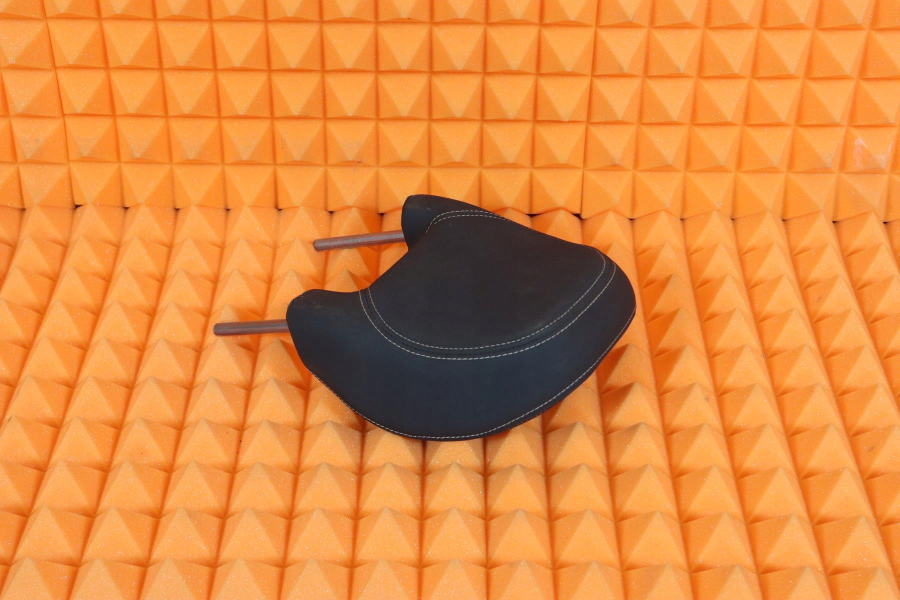 VOLVO C30 ZAGŁÓWEK FOTELA PRAWY PRZÓD R-DESIGN Typ samochodu Samochody osobowe