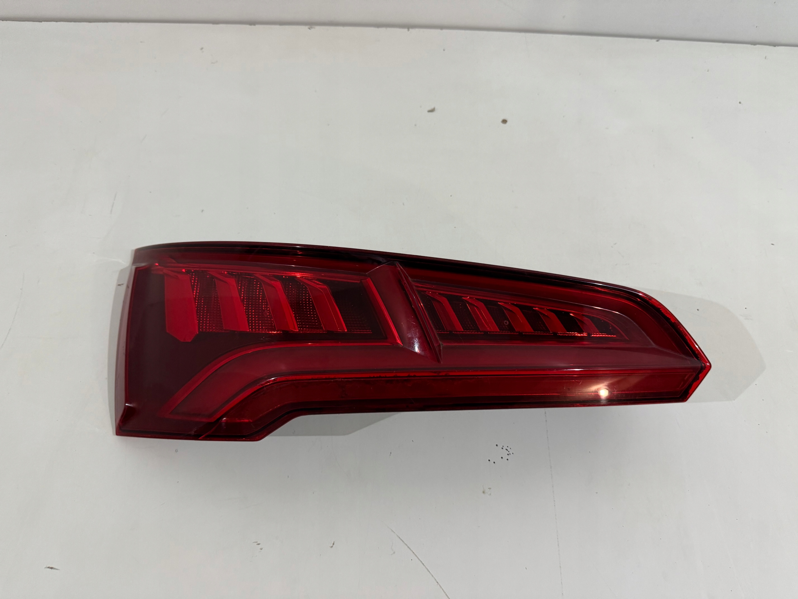 AUDI Q5 II0a ФАРА ЗАДНЯЯ ЛЕВА ЗАД.