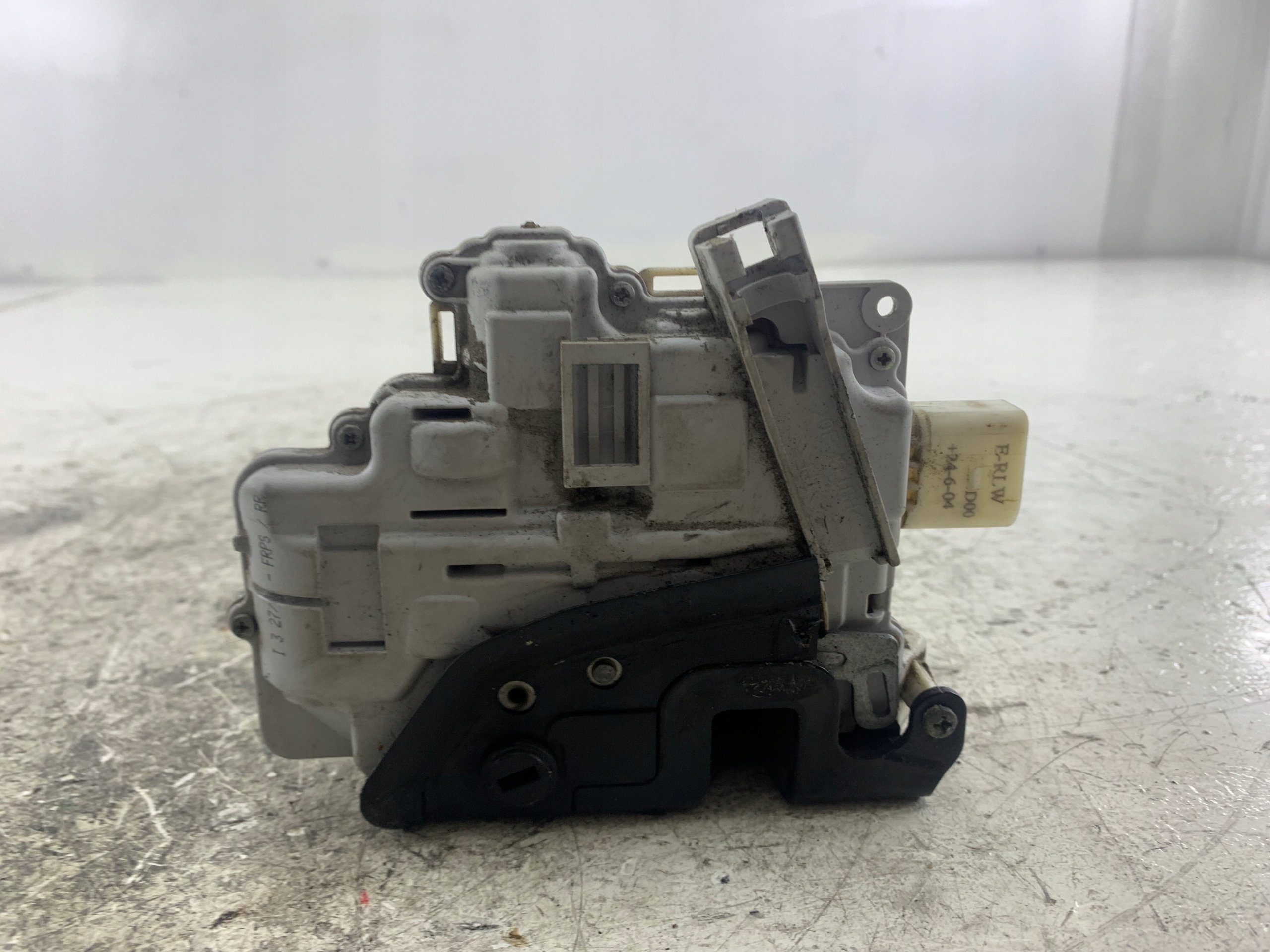 AUDI A6 C6 feu interne éclairage cabine avant 4F0951177