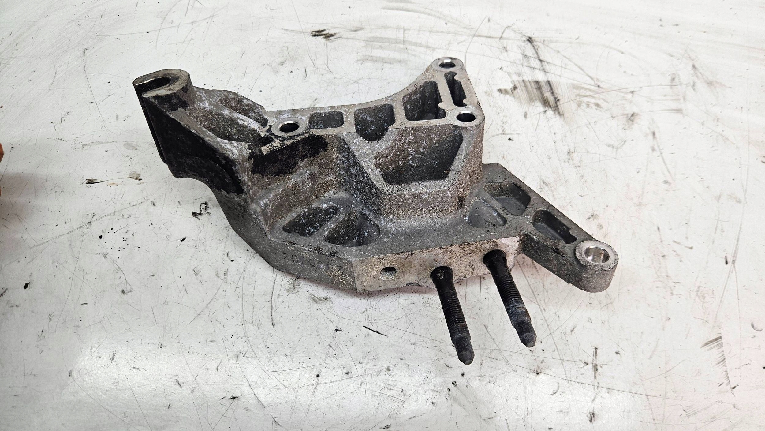 KIA Rio 2 II 05-11 1.5 CRDI D4FA Support / Support plaque Moteur