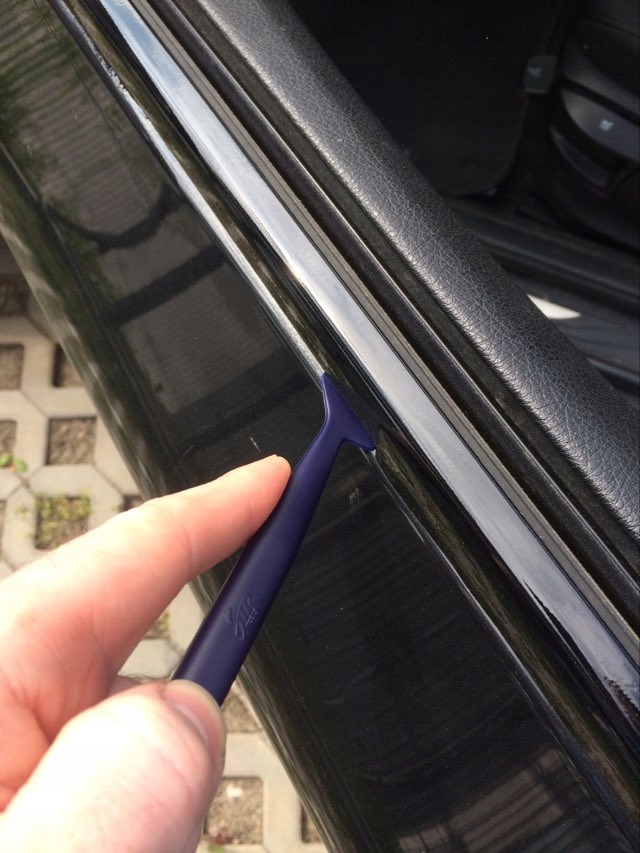 TAŚMA na LISTWY DECHROMING PIANO BLACK ROLKA 10M Kod producenta MOTOFOLIE.PL