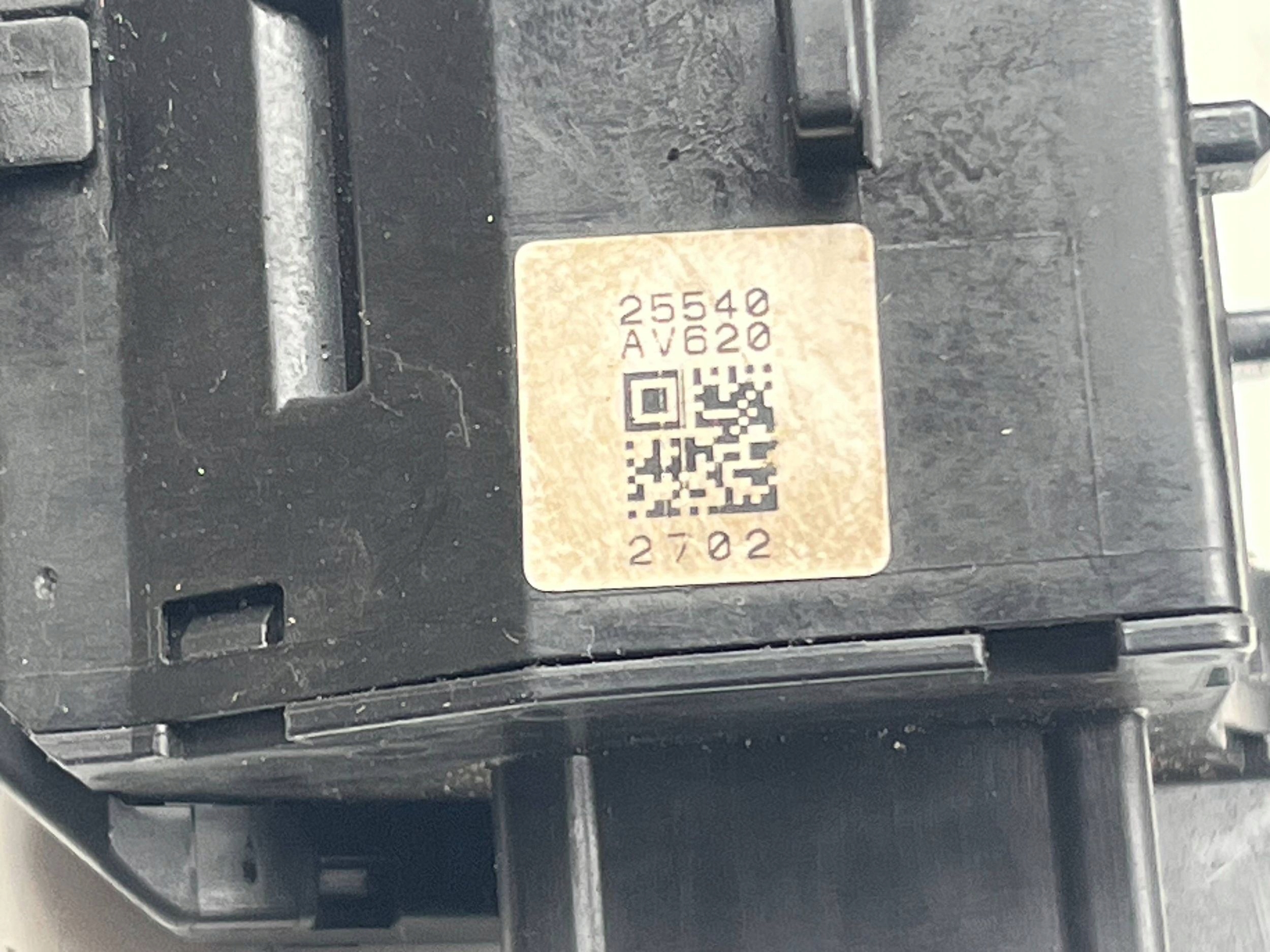 Bouton Indicateurs de direction NISSAN ALMERA 25540 AV620 !J