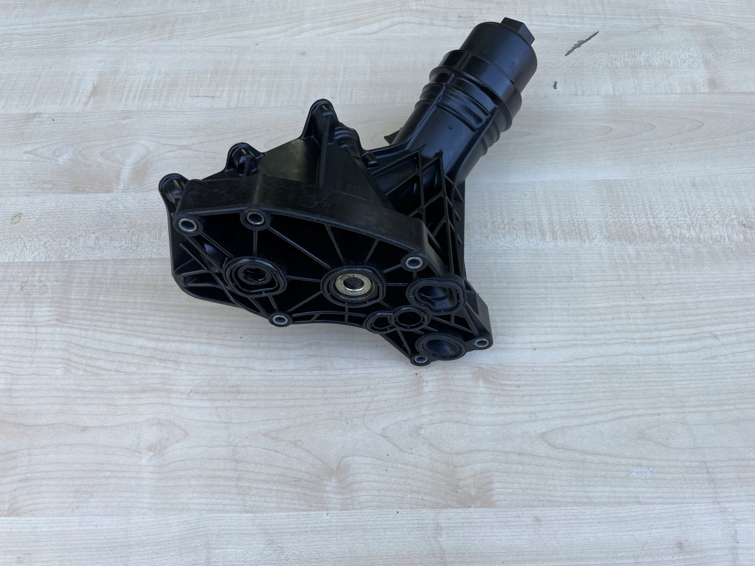 BMW obal filtru oleje 8570063