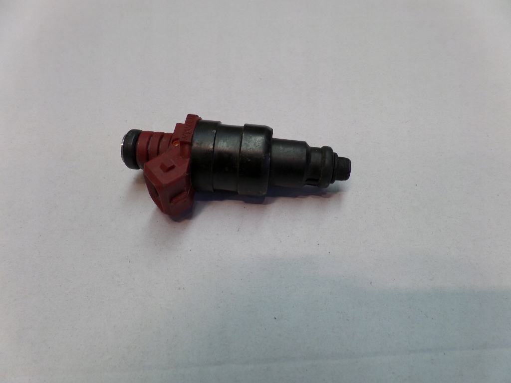 OPEL ASTRA II G 2.0 16V OPC WTRYSKIWACZ 90501588