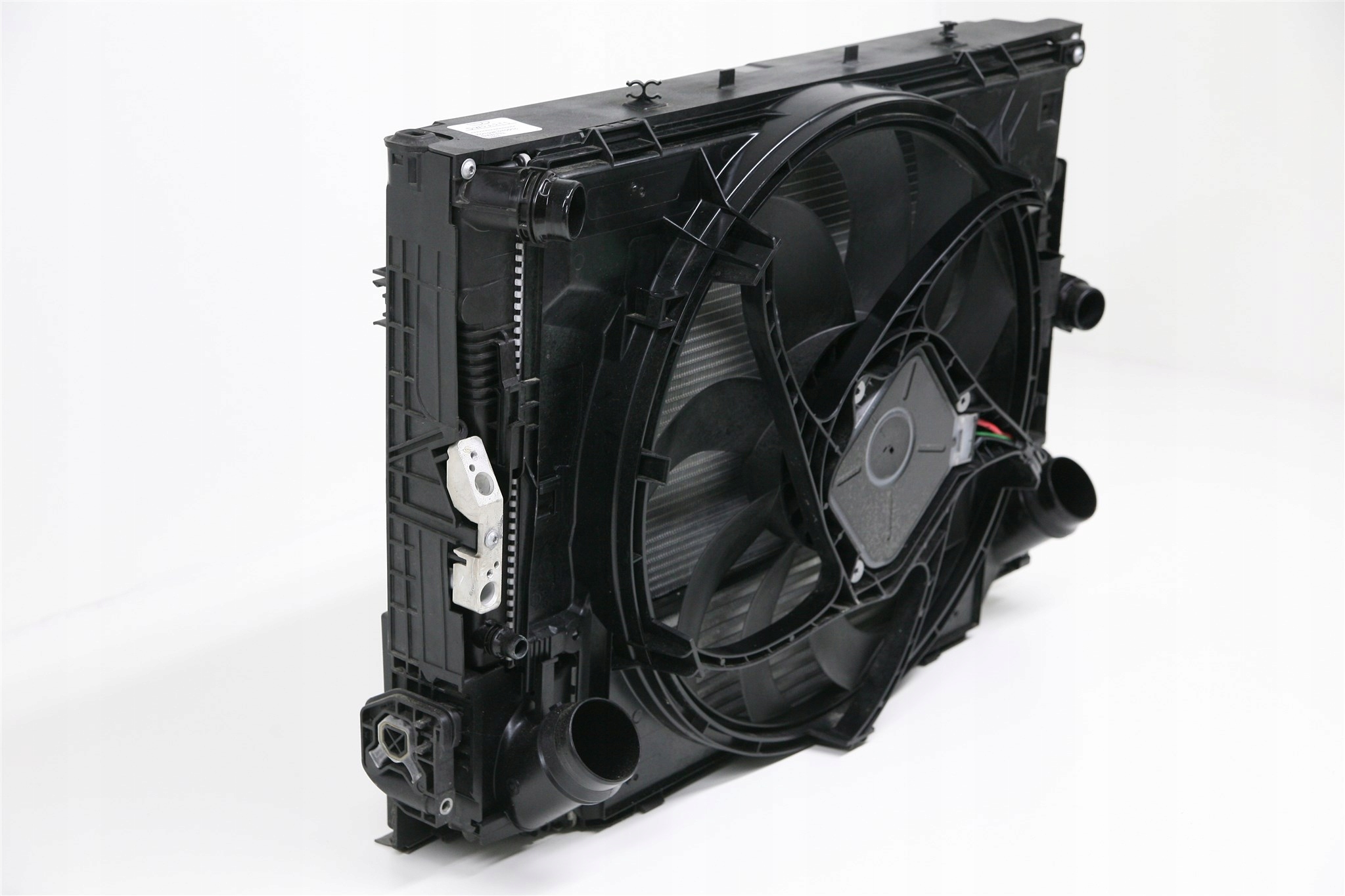 KOMPLET chladiče ventilátor chladič BMW F32