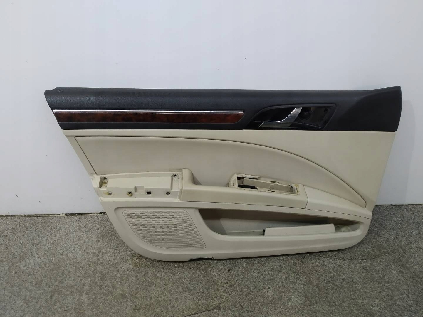 upholstery side left front 3T Skoda Superb II (2008-2015)