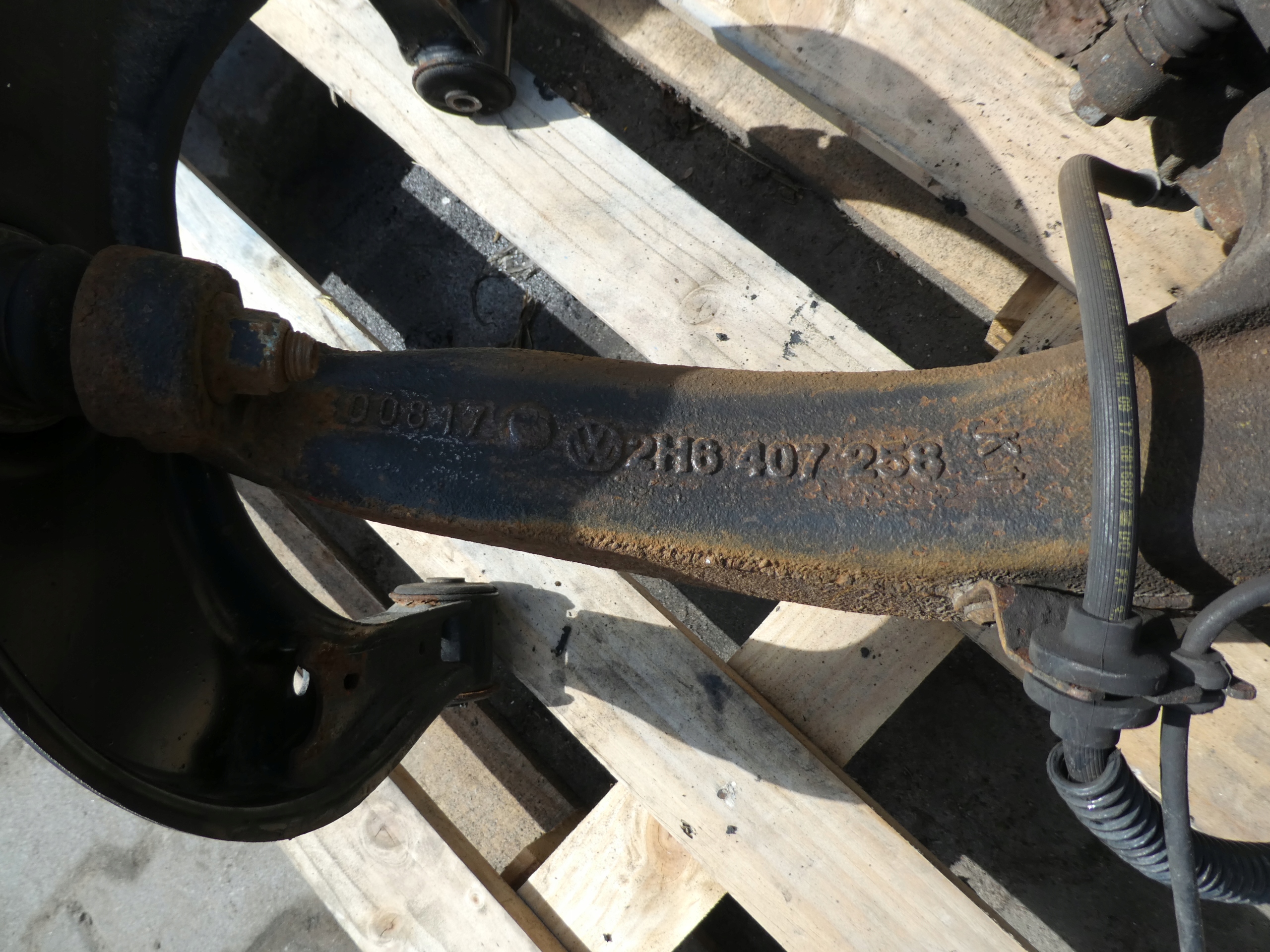 VW AMAROK swing right front 2H6407258
