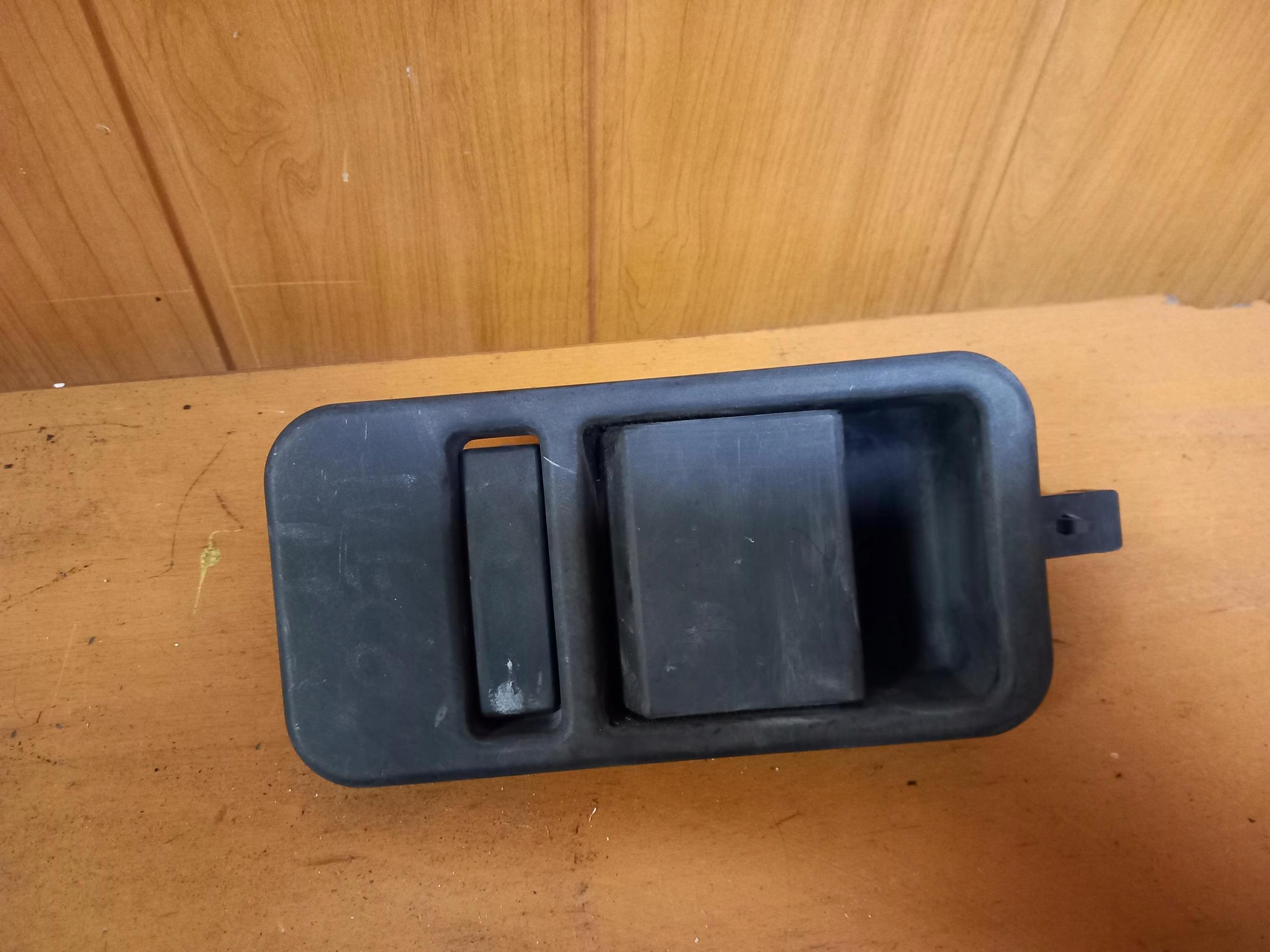 handle inner door right rear part IVECO DAILY IV POM14525 06-12
