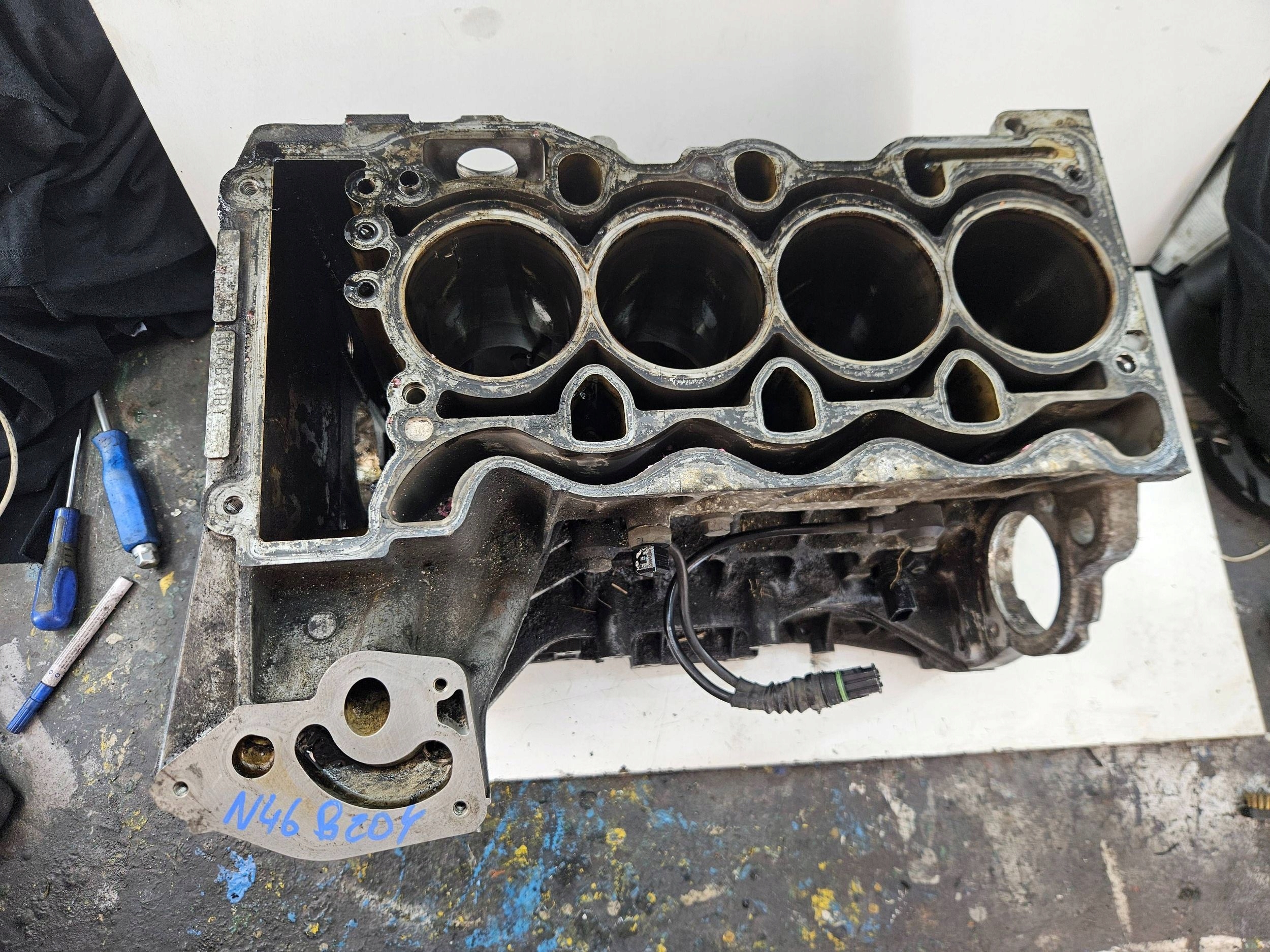 BMW 3 E90 E91 e87 X3 E83 2.0i n46b20by Blok Motore