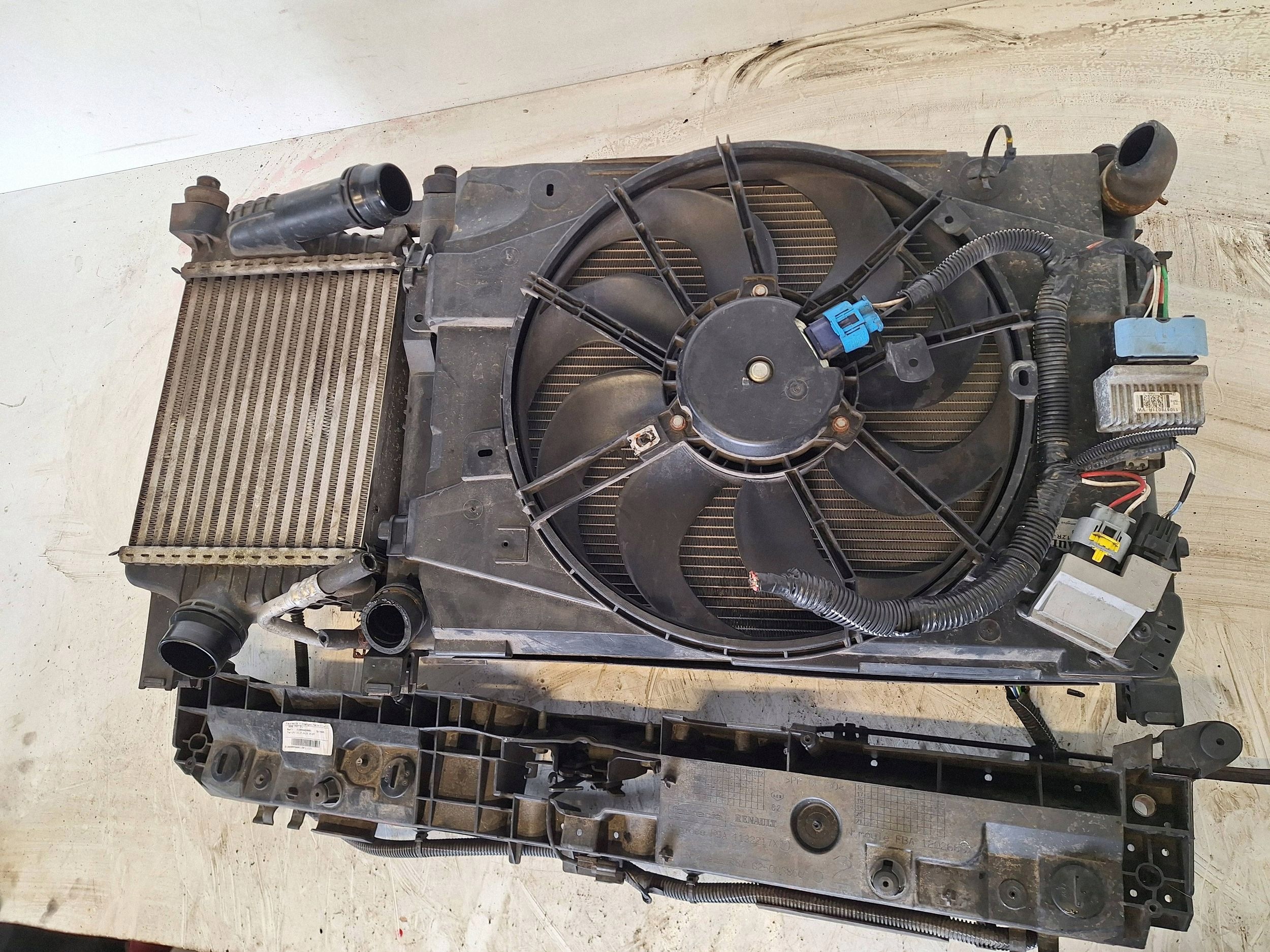 RENAULT CLIO IV 12-17 support panel for radiators 1.5 DCI