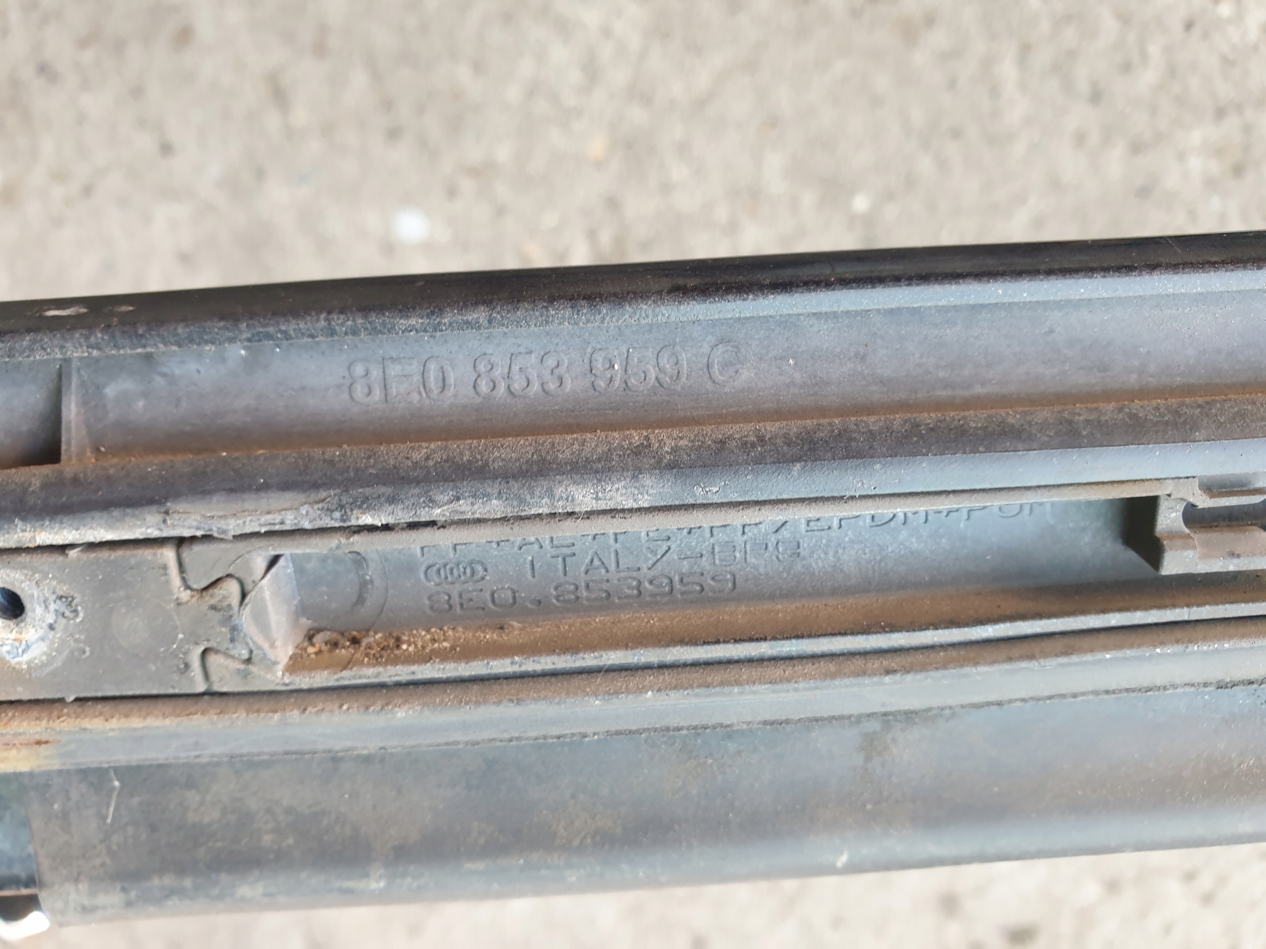 moulding left front side door SEAT EXEO 2009- LC9Z