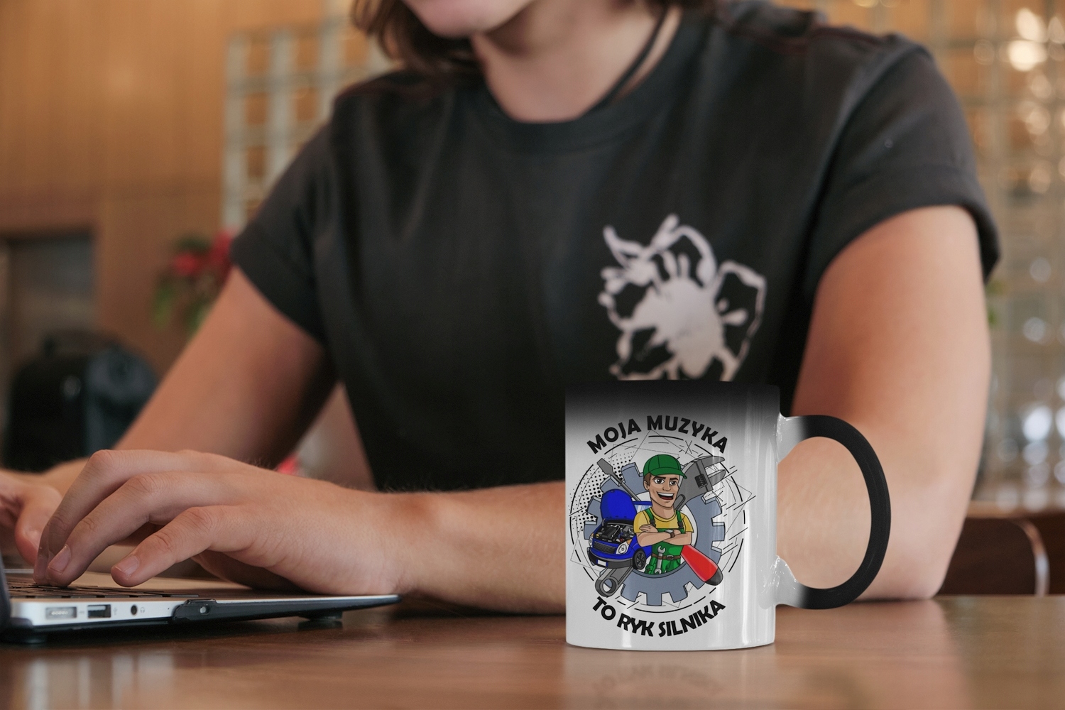 KUBEK MAGICZNY PREZENT MECHANIK MUZYKA SILNIK Rodzaj gadżetu kubek