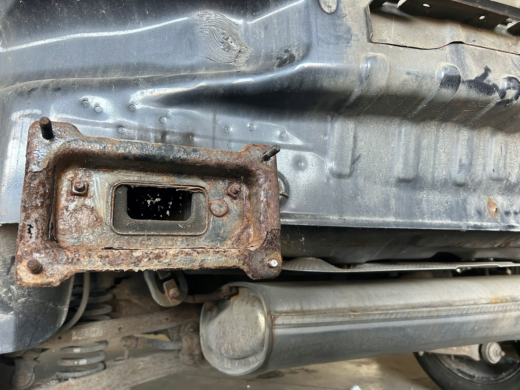 PAS TYLNY WANNA KIA SPORTAGE III BE Typ samochodu 4x4/SUV